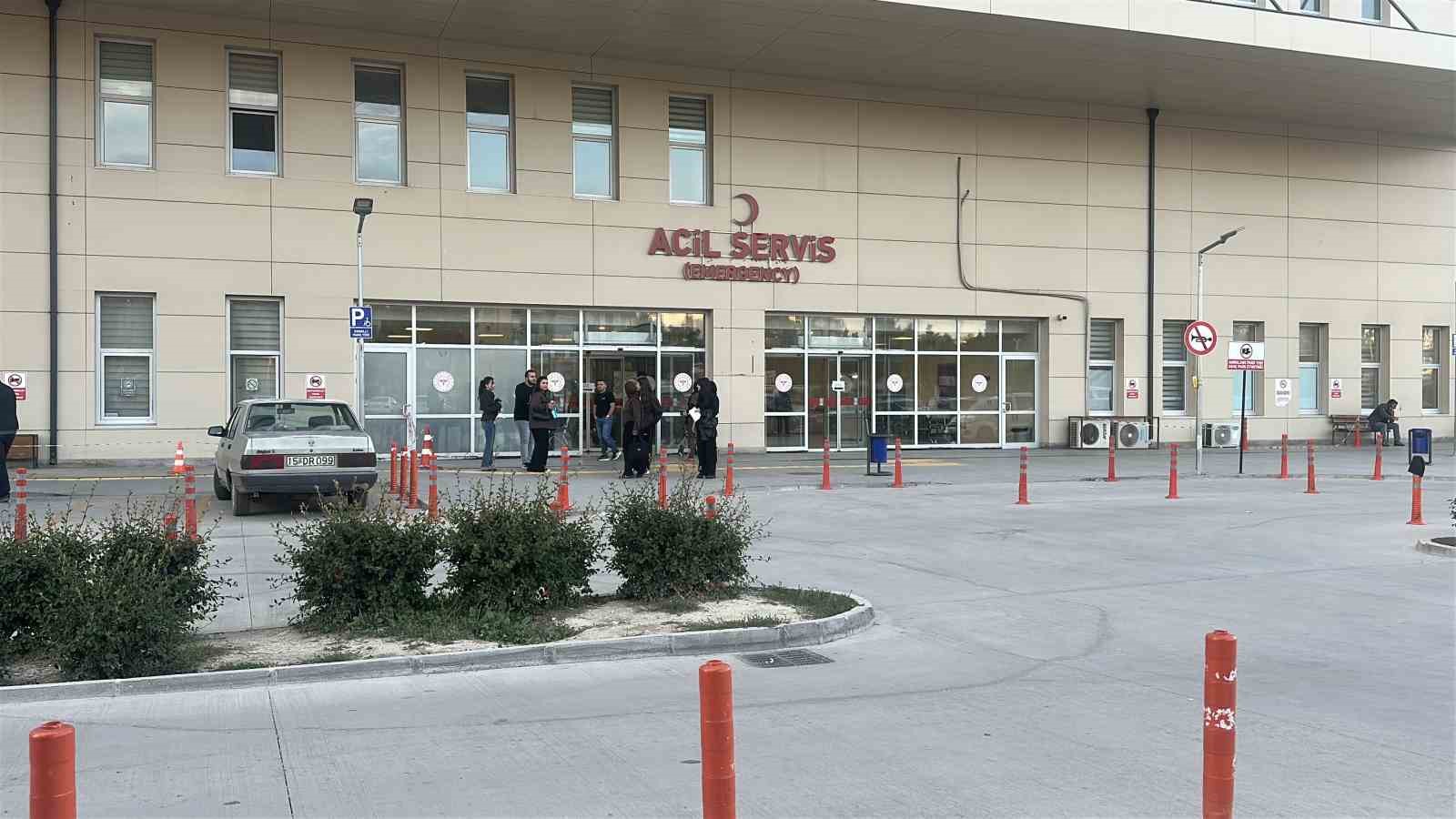 Burdur’da 52 üniversite öğrencisi zehirlenme şüphesiyle hastaneye başvurdu