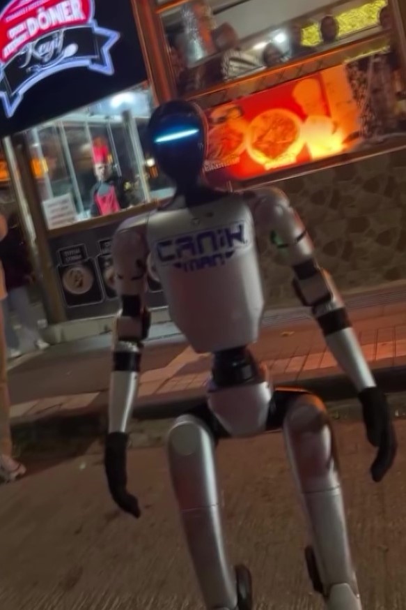 ‘Karateci robot’ CANİKMAN Amasyalıları mest etti
