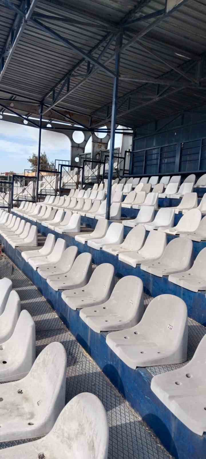 Bandırma Gençlik ve Spor tesislerinde bakım ve onarım çalışmaları sürüyor
