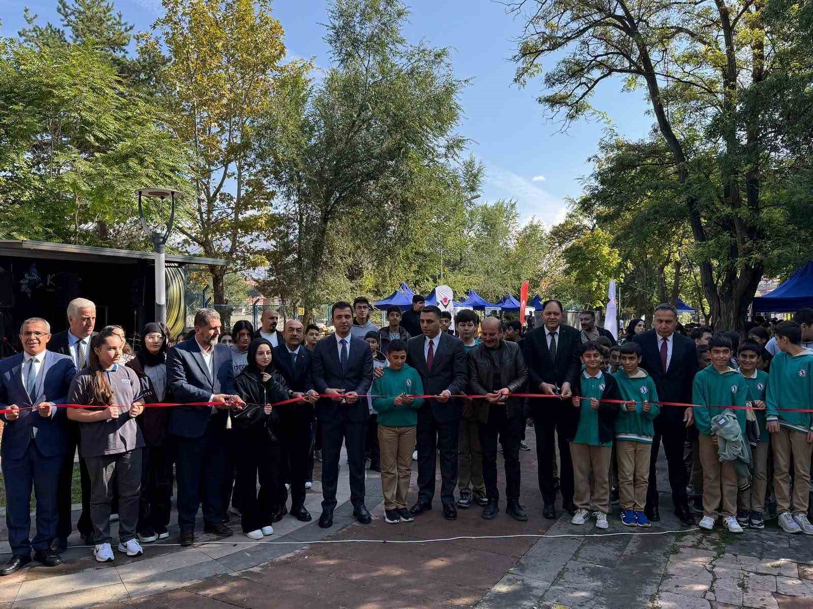 Erzincan’da bilim şenliği düzenlendi