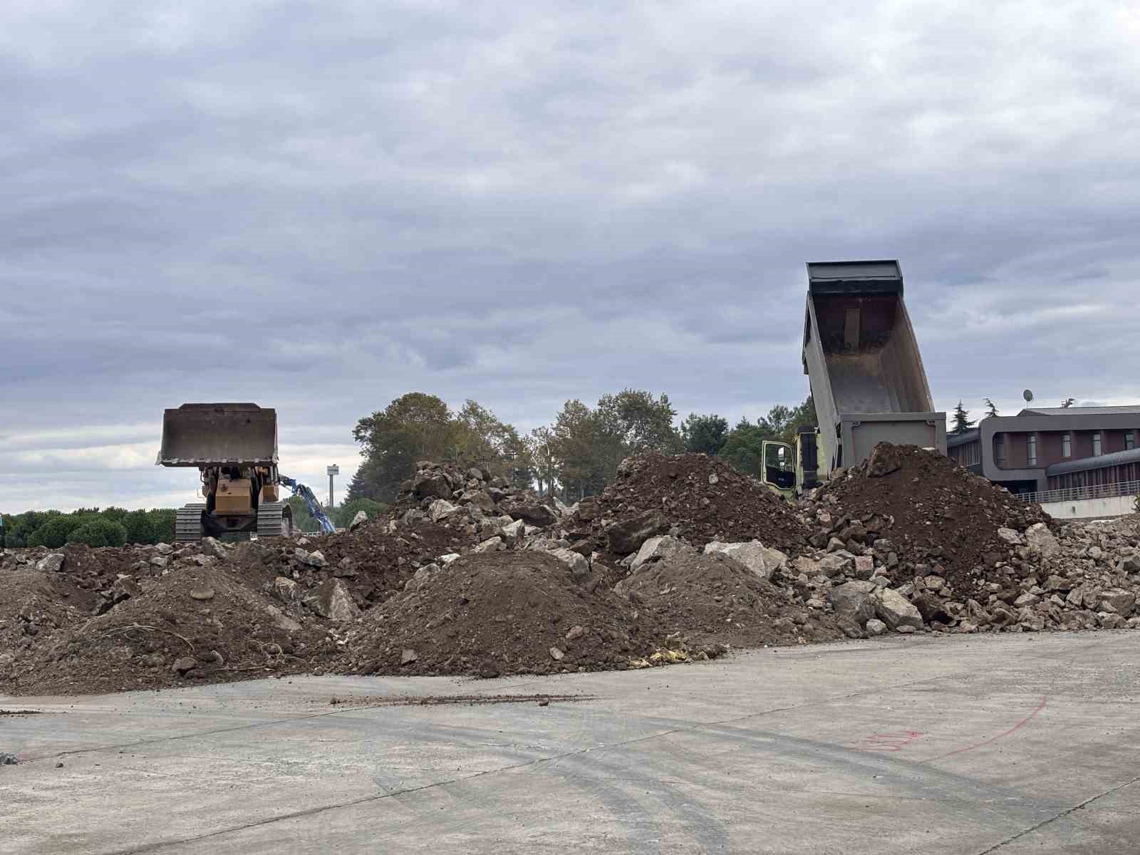 Yeni Trabzon Havalimanı için denizde sondaj, karada dolgu çalışmaları başladı