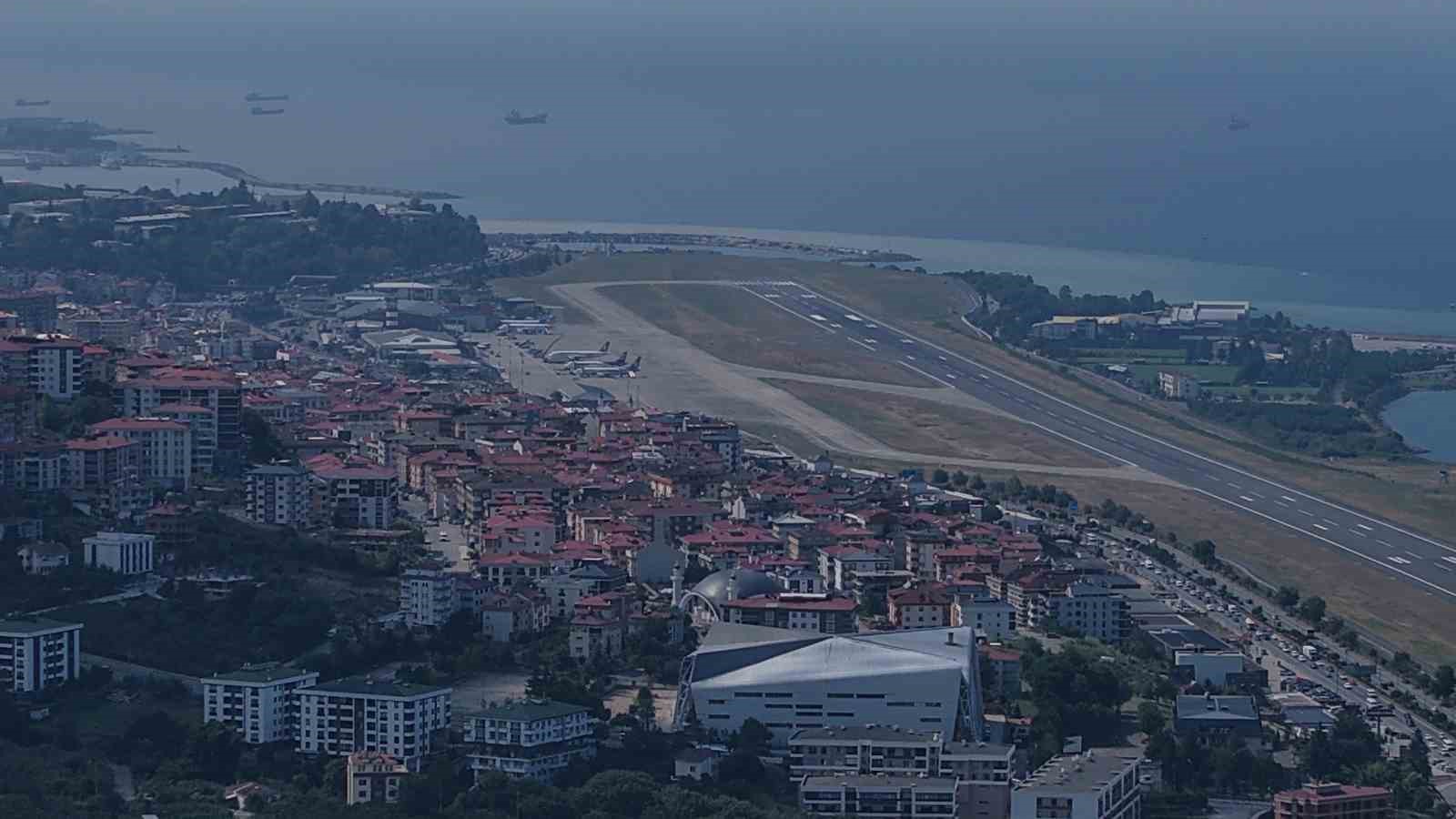 Yeni Trabzon Havalimanı için denizde sondaj, karada dolgu çalışmaları başladı