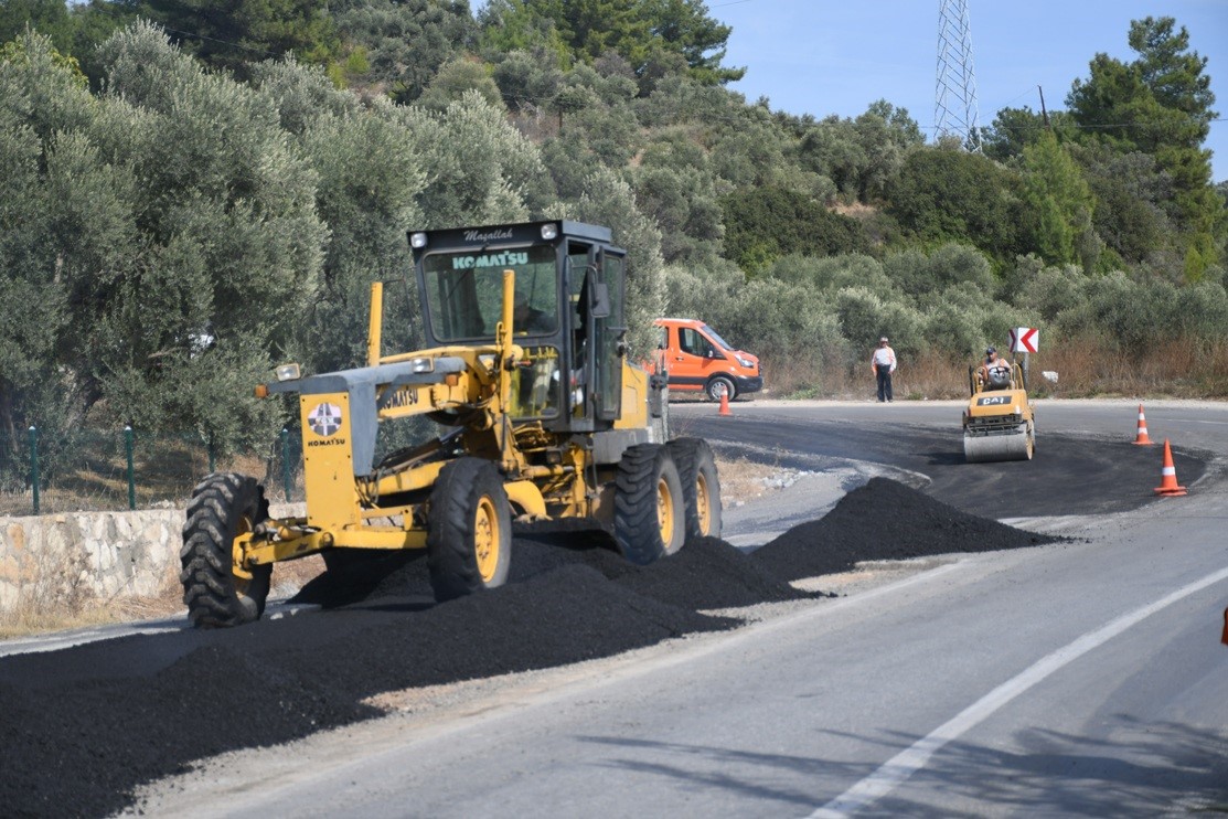 Kuşadası Aydın yolunda deforme olan bölümler yenilendi