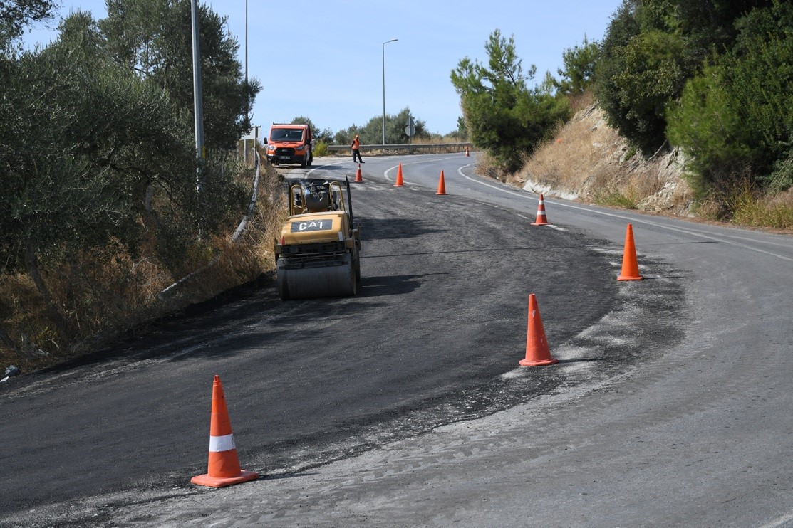 Kuşadası Aydın yolunda deforme olan bölümler yenilendi