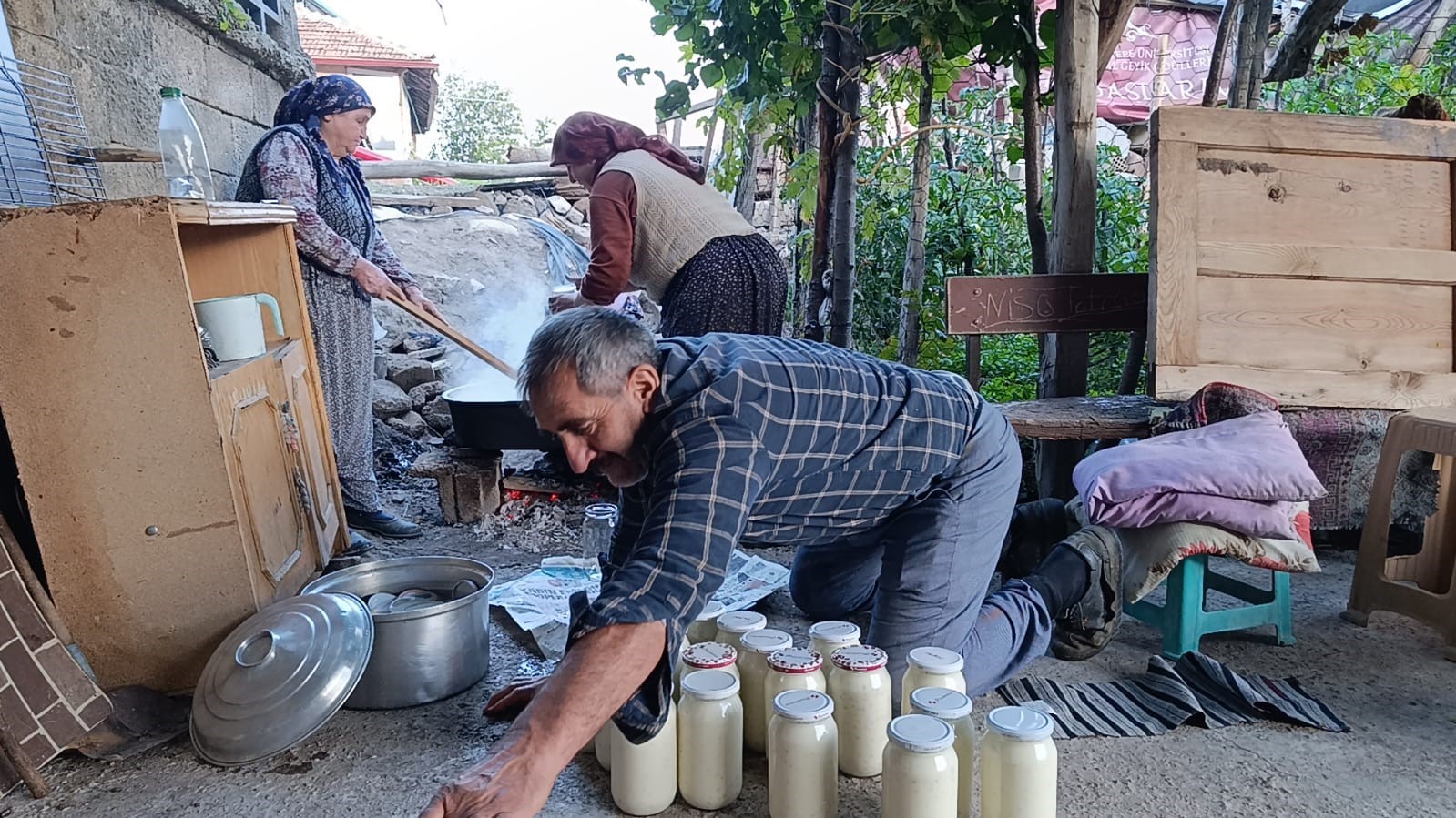 Kurutma tarhananın yerini alan şişe tarhanalar, kadınları iş yükü ve zaman kaybından kurtarıyor