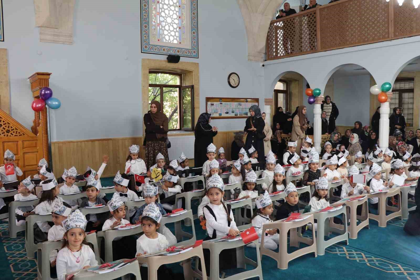 Oltulu minik yüreklerden "Amin Alayı"