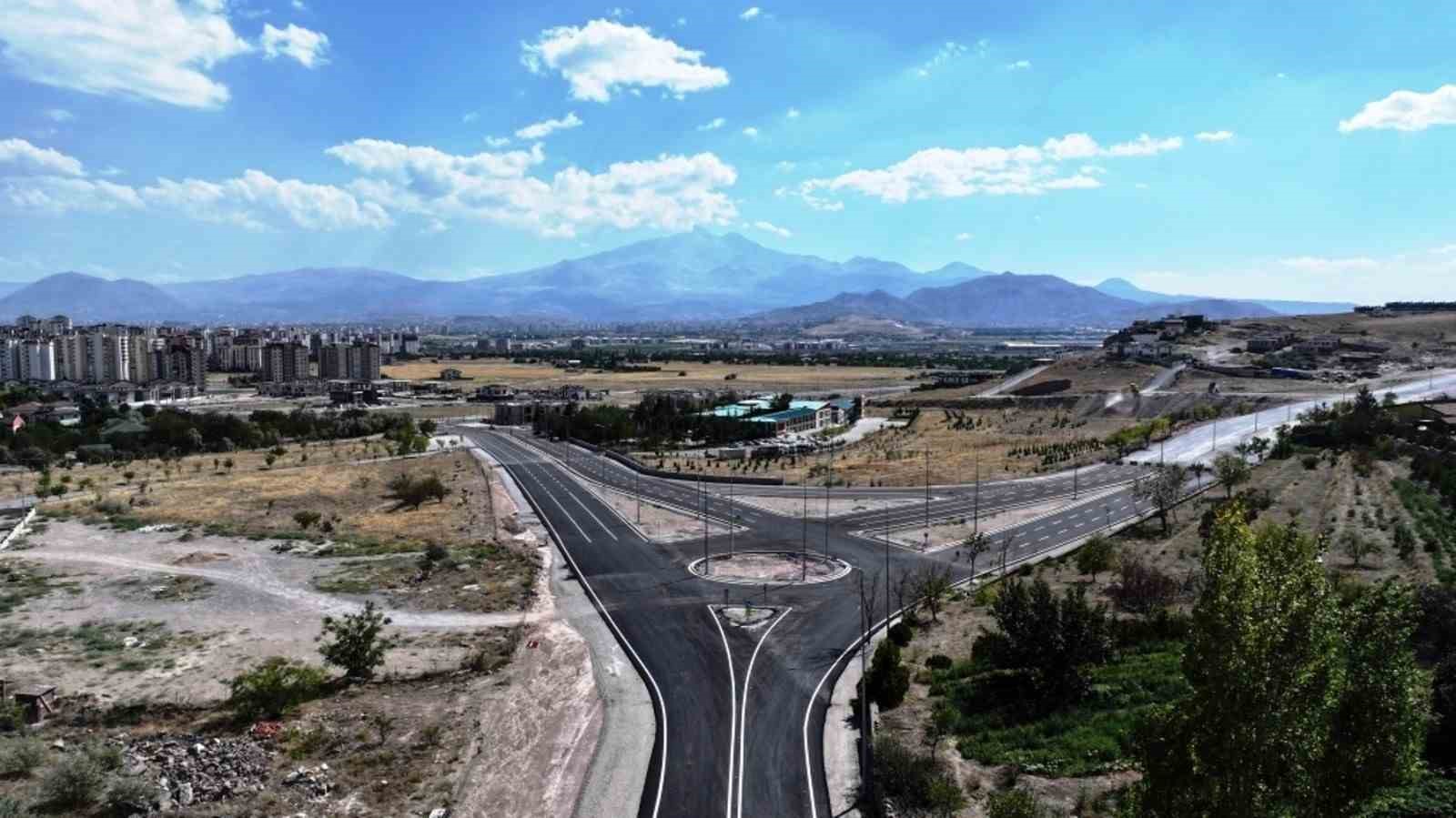 Başkan Çolakbayrakdar: "Kayseri’nin trafik yükünü akıllı kavşaklarla hafifletiyoruz"