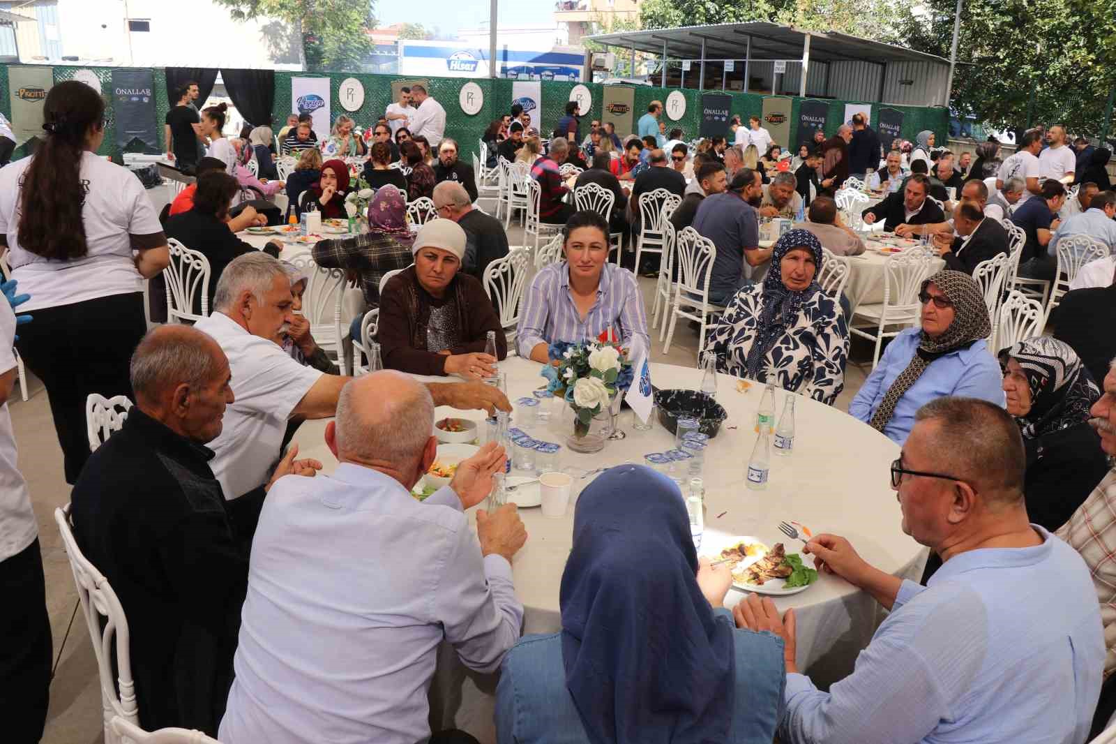 Denizi olmayan şehirde 1 tonluk balık ziyafeti