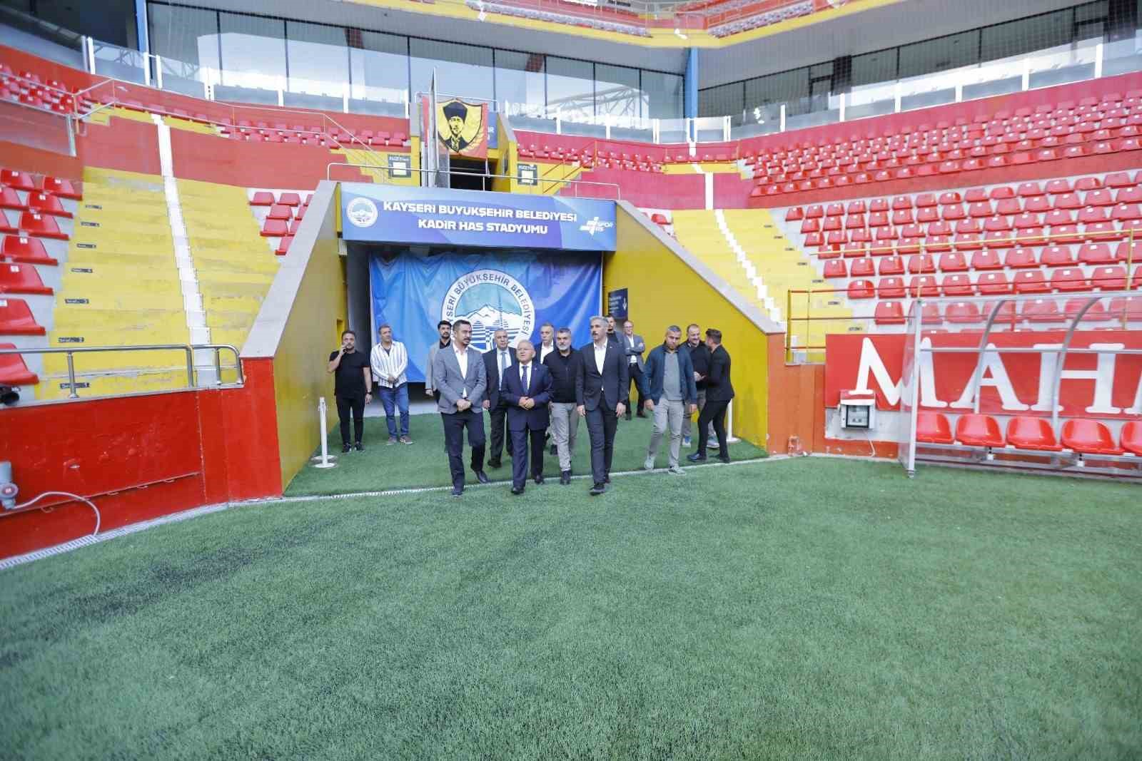 Kadir Has Stadyumu’ndaki yenileme çalışmalarını inceleyen Büyükkılıç: "Kayseri milli maçlara hazır"
