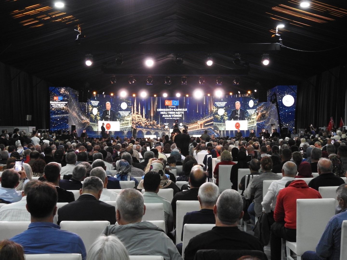 Cumhurbaşkanı Erdoğan: "Muhalefet para kulelerinin hesabını versin"