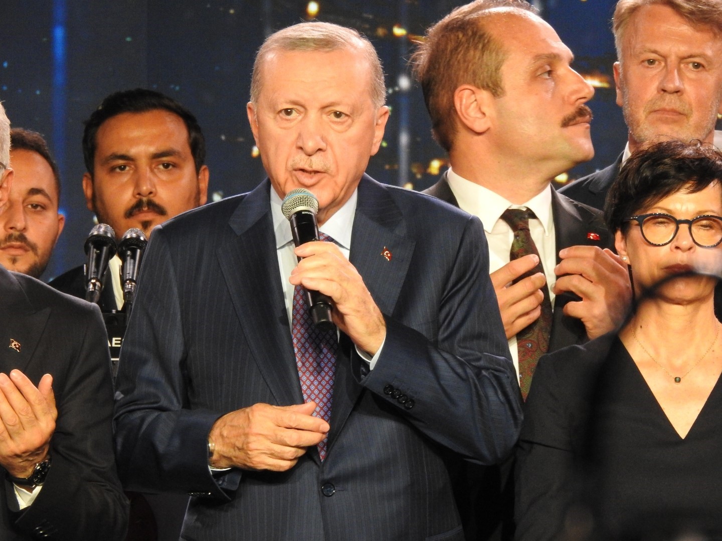 Cumhurbaşkanı Erdoğan: "Muhalefet para kulelerinin hesabını versin"