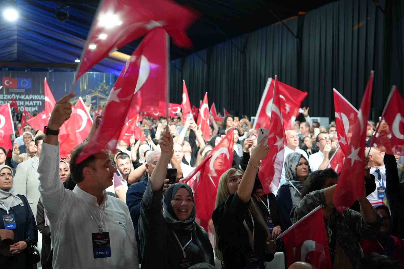 Cumhurbaşkanı Erdoğan: "Muhalefet para kulelerinin hesabını versin"