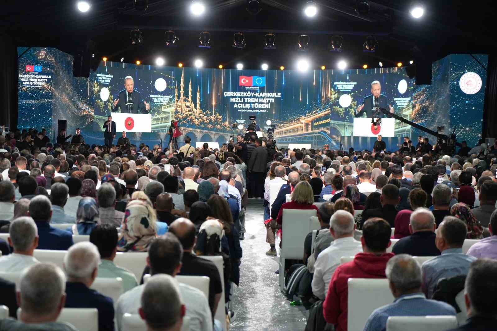 Cumhurbaşkanı Erdoğan: "Muhalefet para kulelerinin hesabını versin"