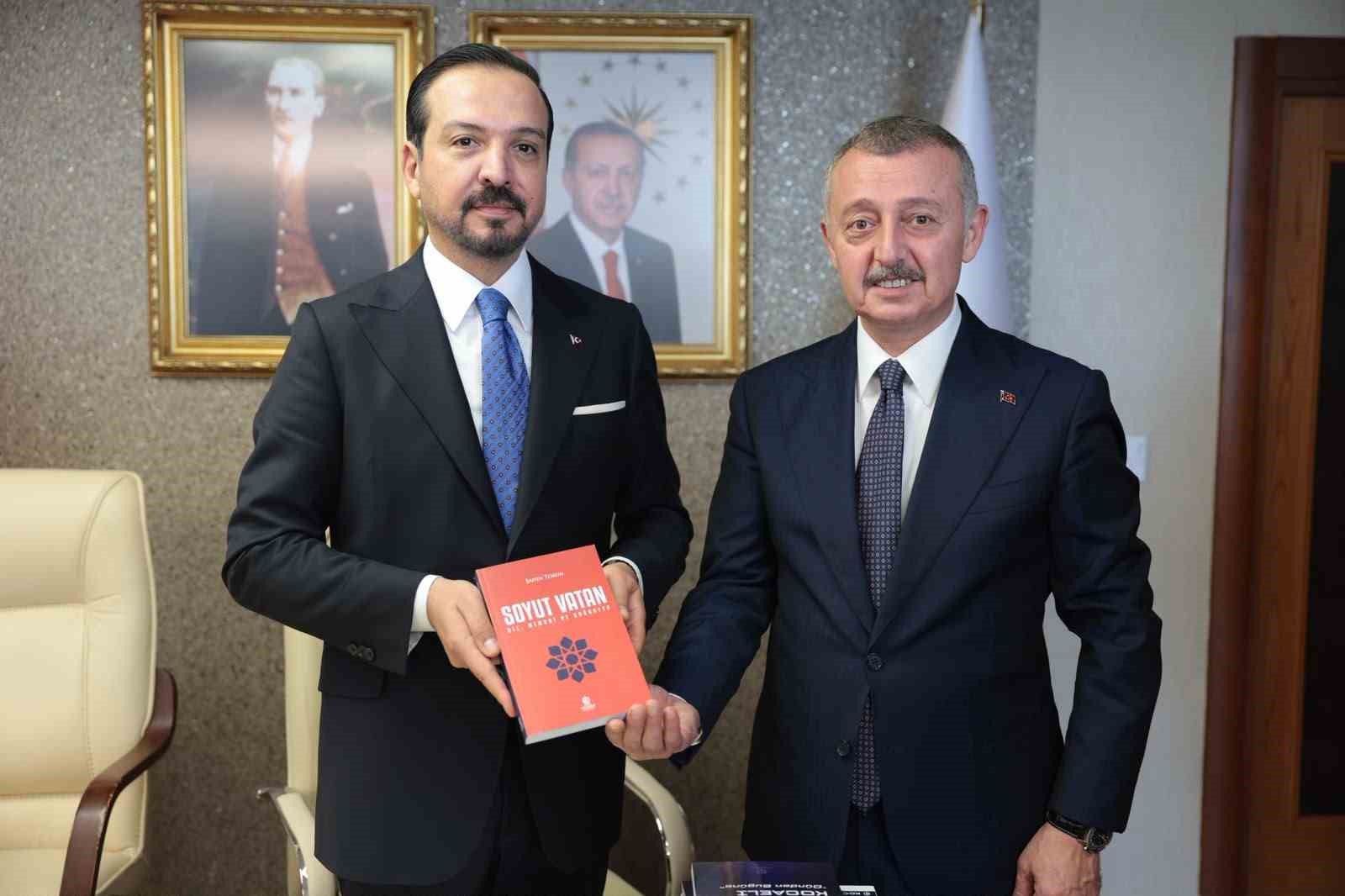 Zorlu’dan Büyükakın’a övgü: "Kendisi sadece hizmet üretmiyor, kavram da üretiyor"