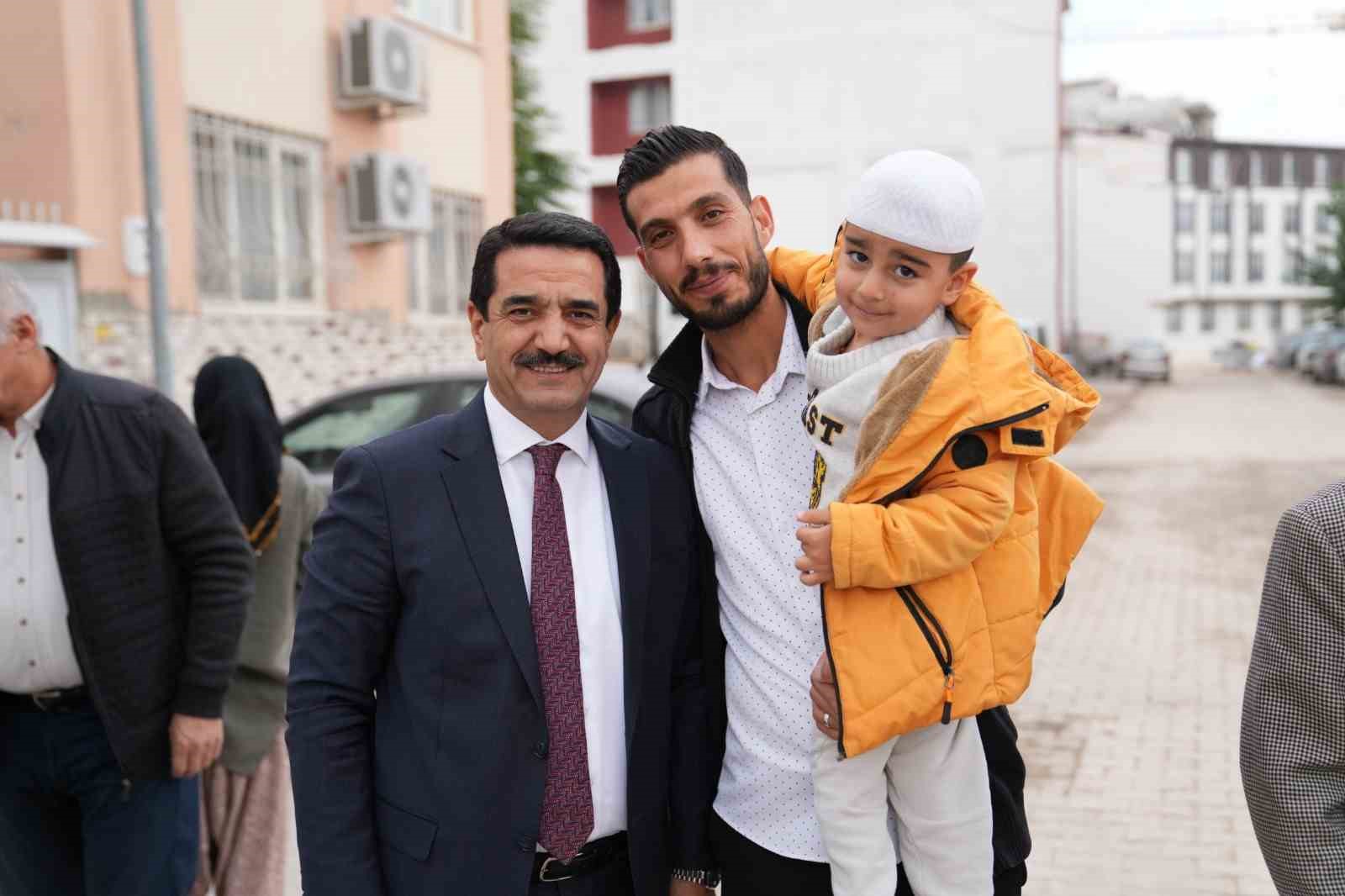 Başkan Taşkın, Nuriye Mahallesi’nde vatandaşların taleplerini dinledi