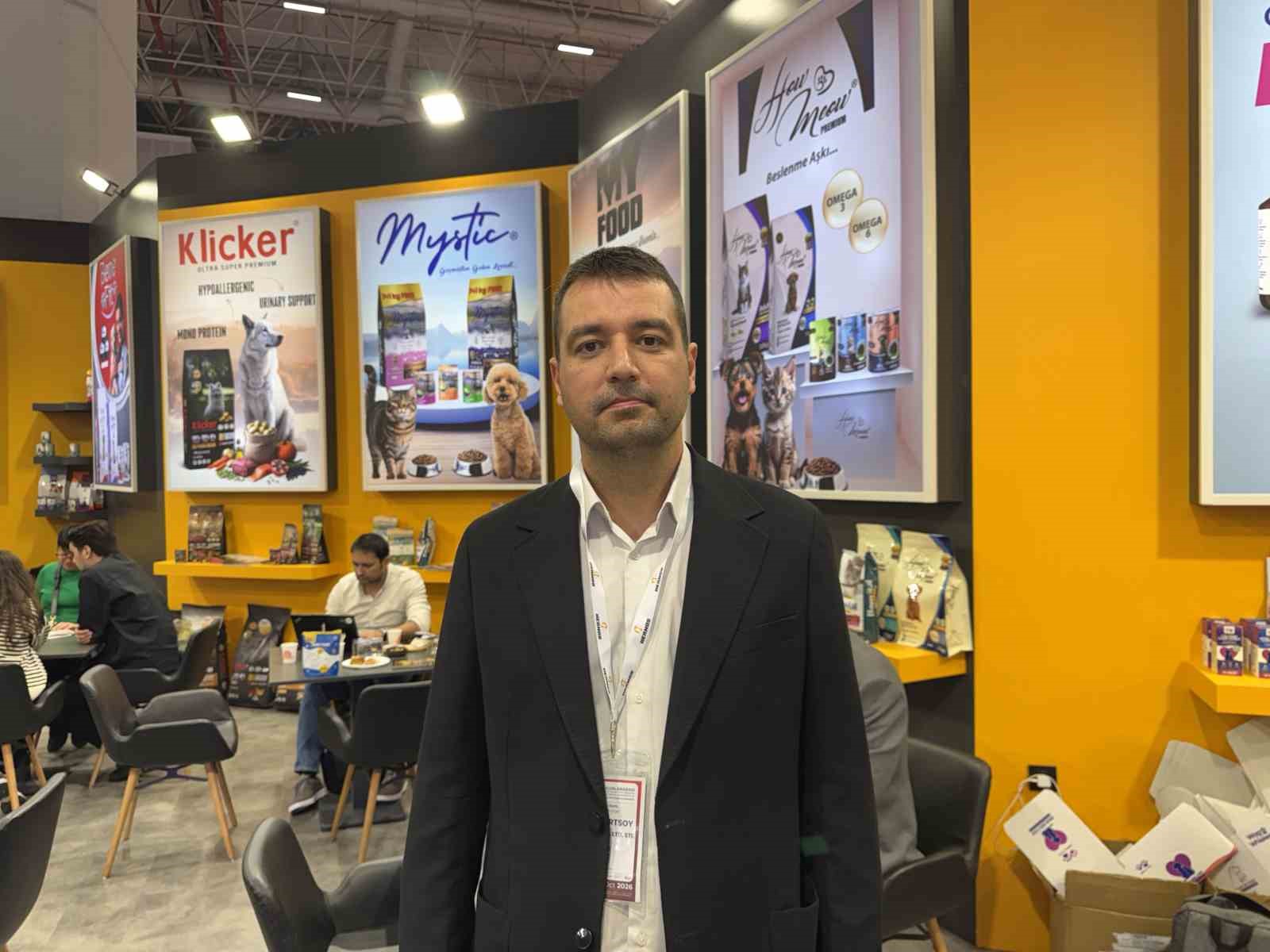 Evcil hayvan fuarında sevimli dostlara lezzet şöleni