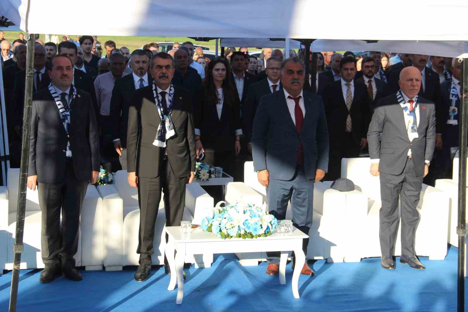Bakan Tekin: "Barış içinde yaşayacağımız bir Türkiye inşa edeceğiz"