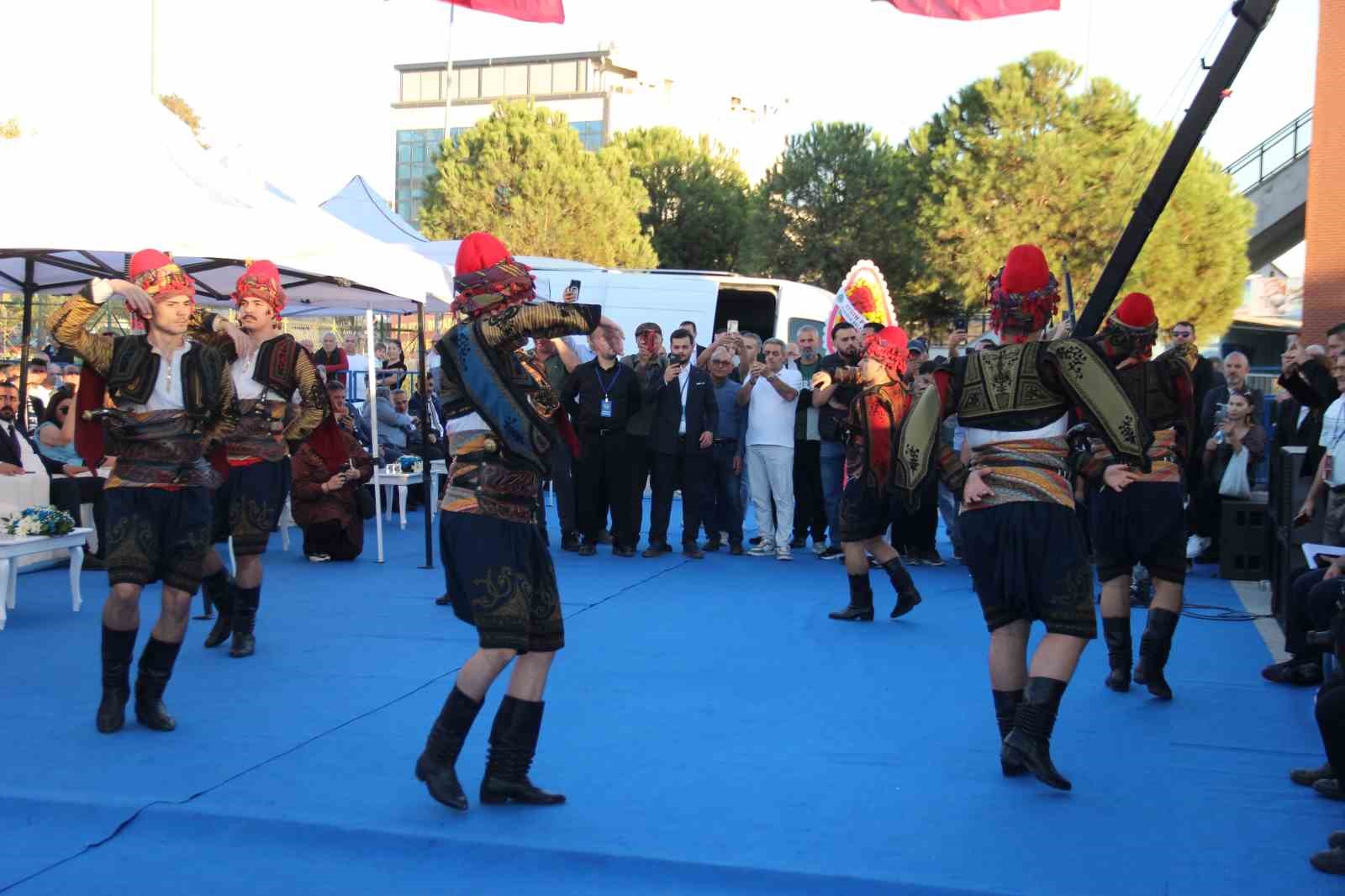 Bakan Tekin: "Barış içinde yaşayacağımız bir Türkiye inşa edeceğiz"