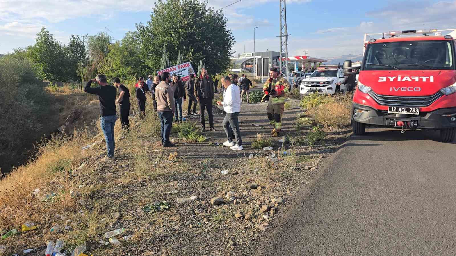Sondaj kamyonu ile beton mikseri çarpıştı: 2 yaralı
