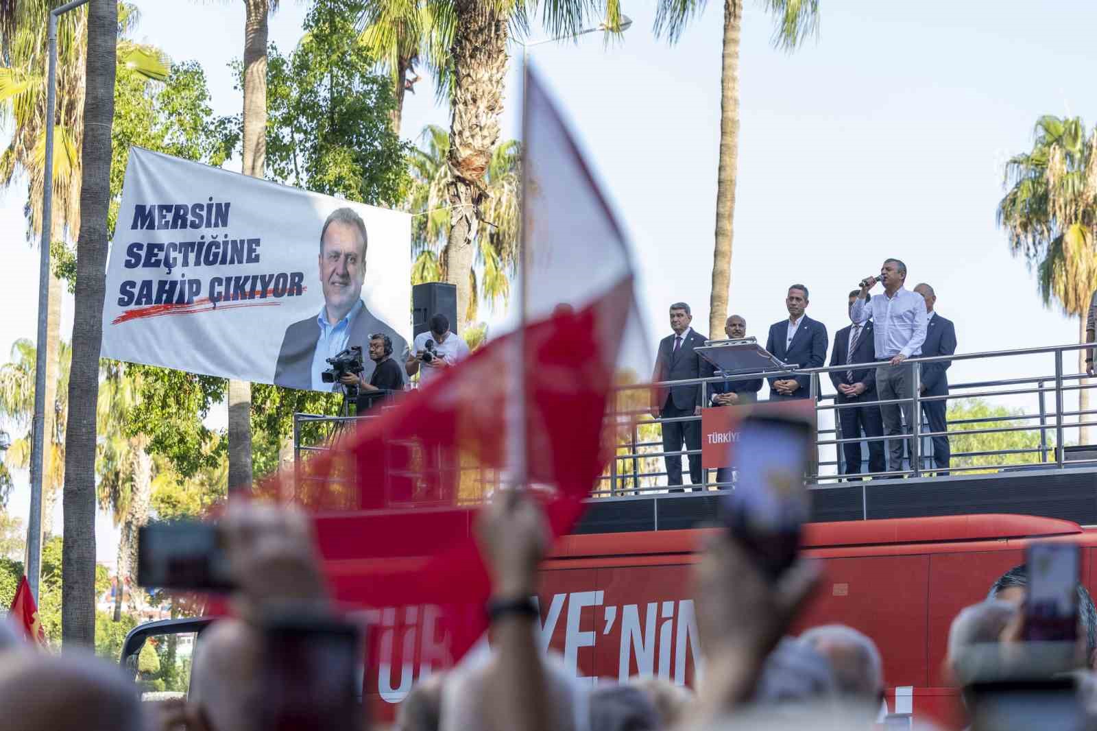 Özgür Özel’den Mersin’de butlan tepkisi: "Vahap Seçer bizim yol arkadaşımızdır"