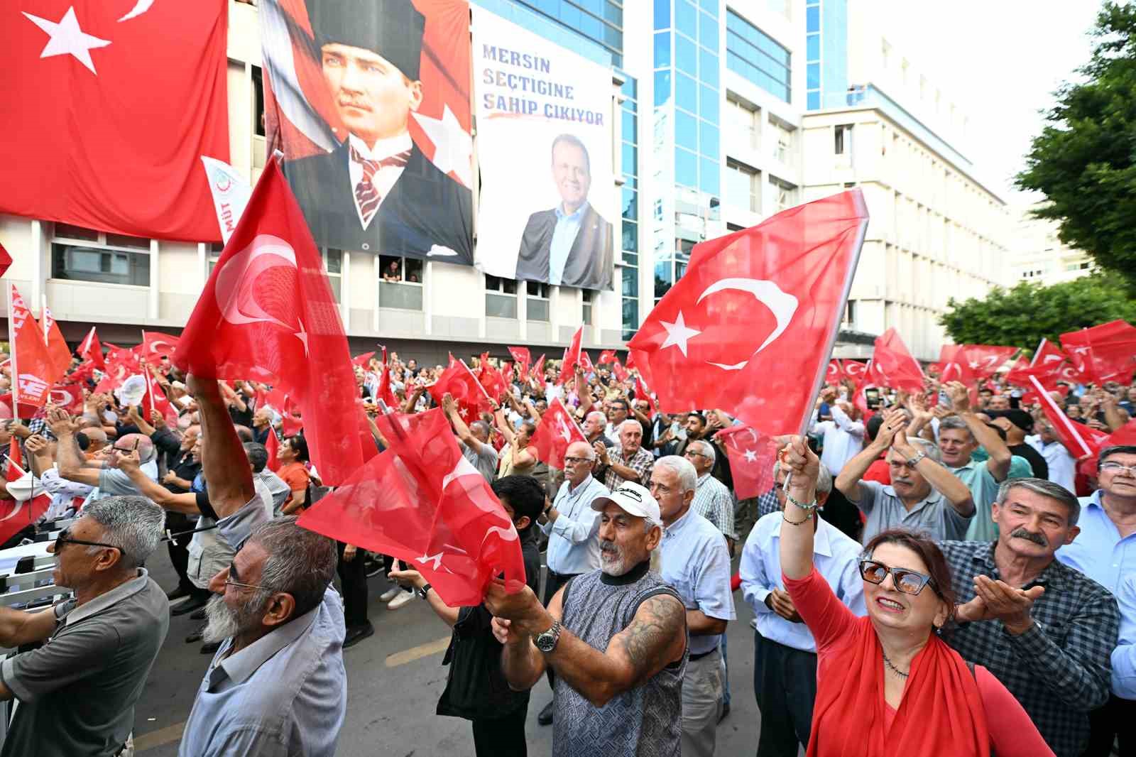 Özgür Özel’den Mersin’de butlan tepkisi: "Vahap Seçer bizim yol arkadaşımızdır"