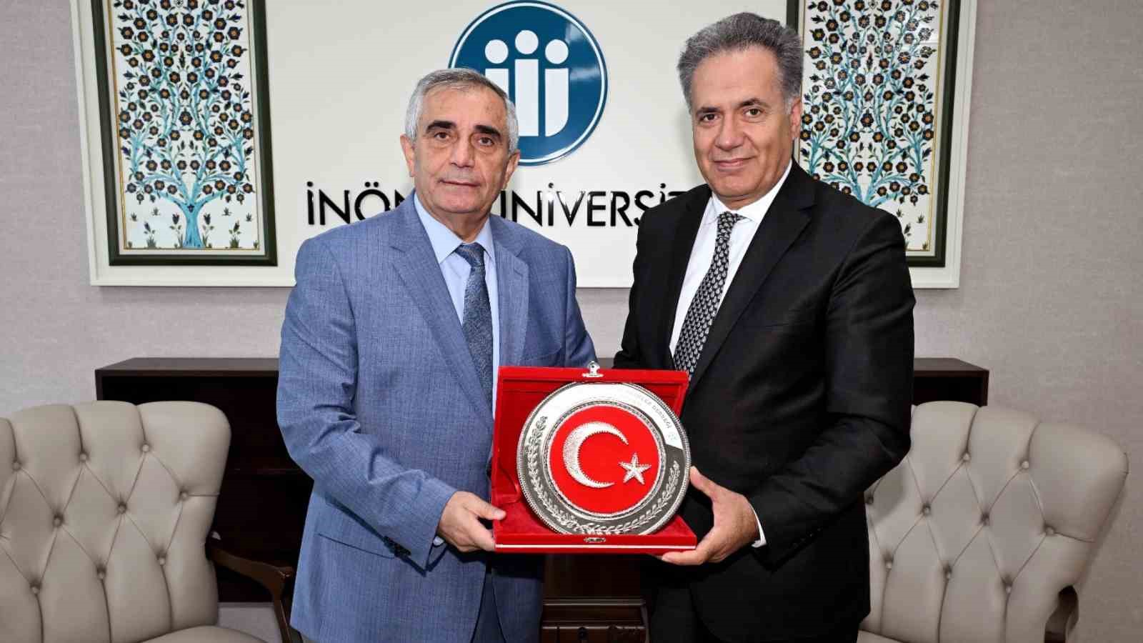 Türk Fizyolojik Bilimler Derneği yönetiminden Rektör Akpolat’a ziyaret