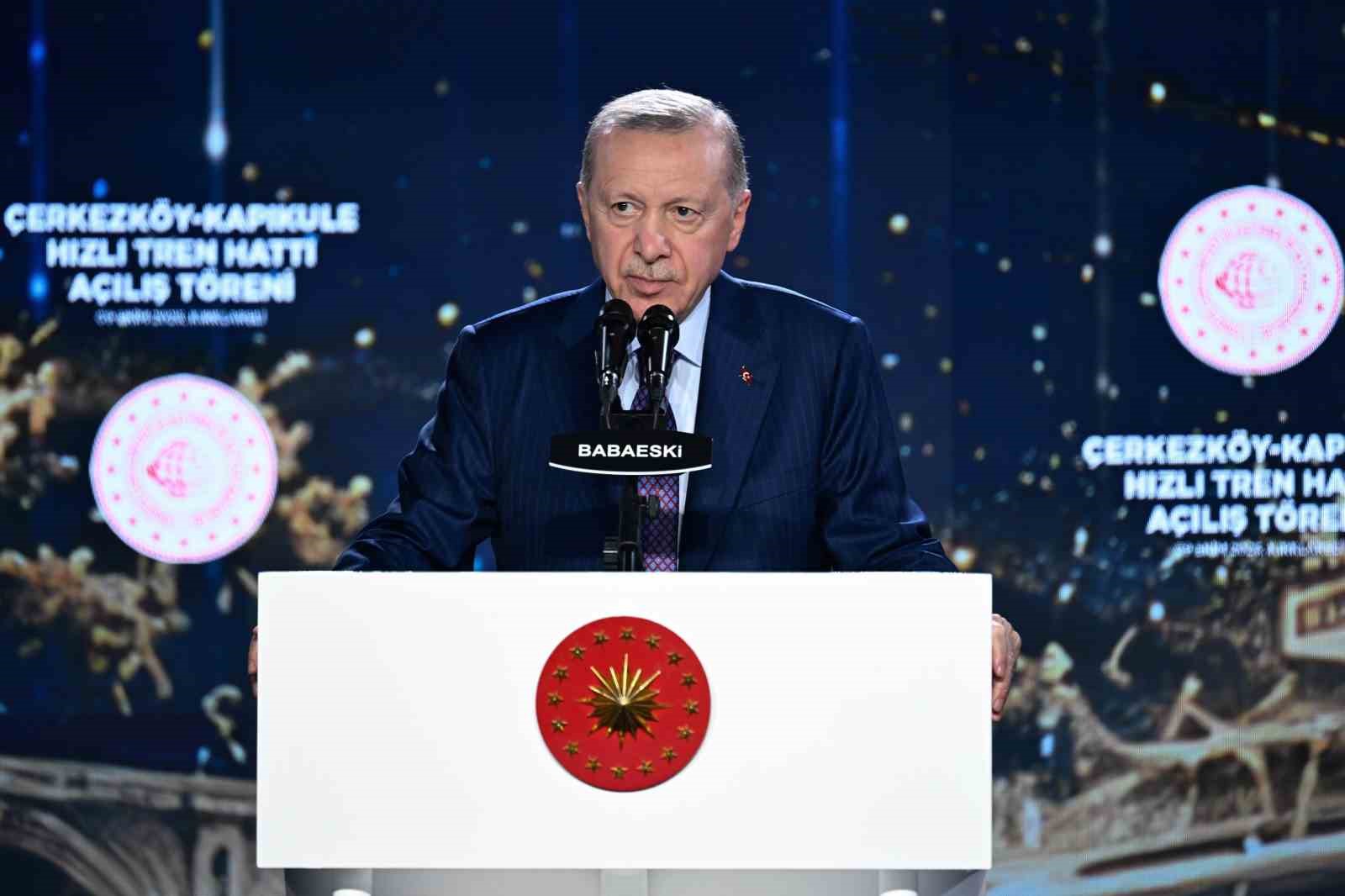 Cumhurbaşkanı Erdoğan hızlı tren hattında ilk sürüşü yaptı