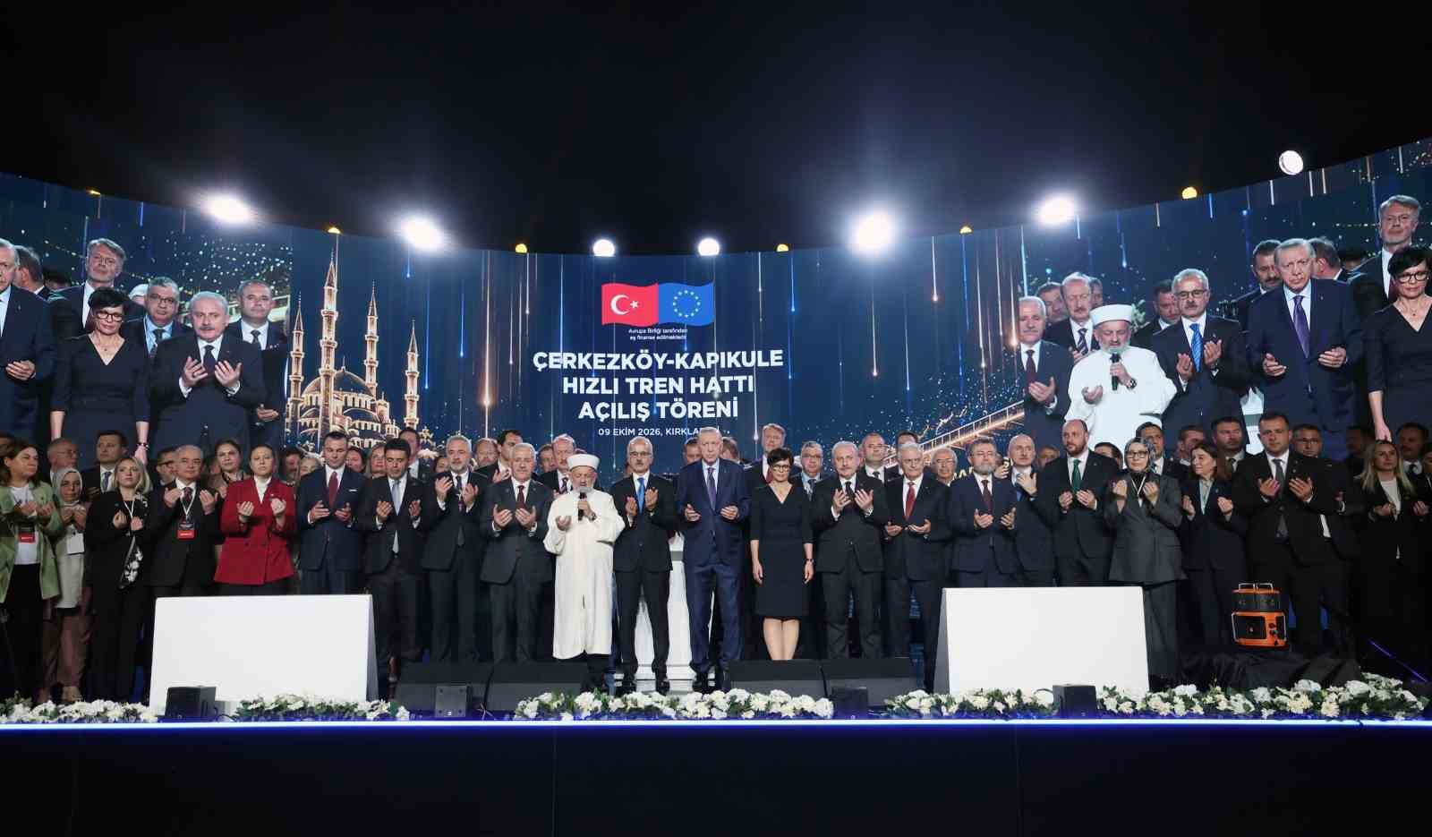 Cumhurbaşkanı Erdoğan hızlı tren hattında ilk sürüşü yaptı