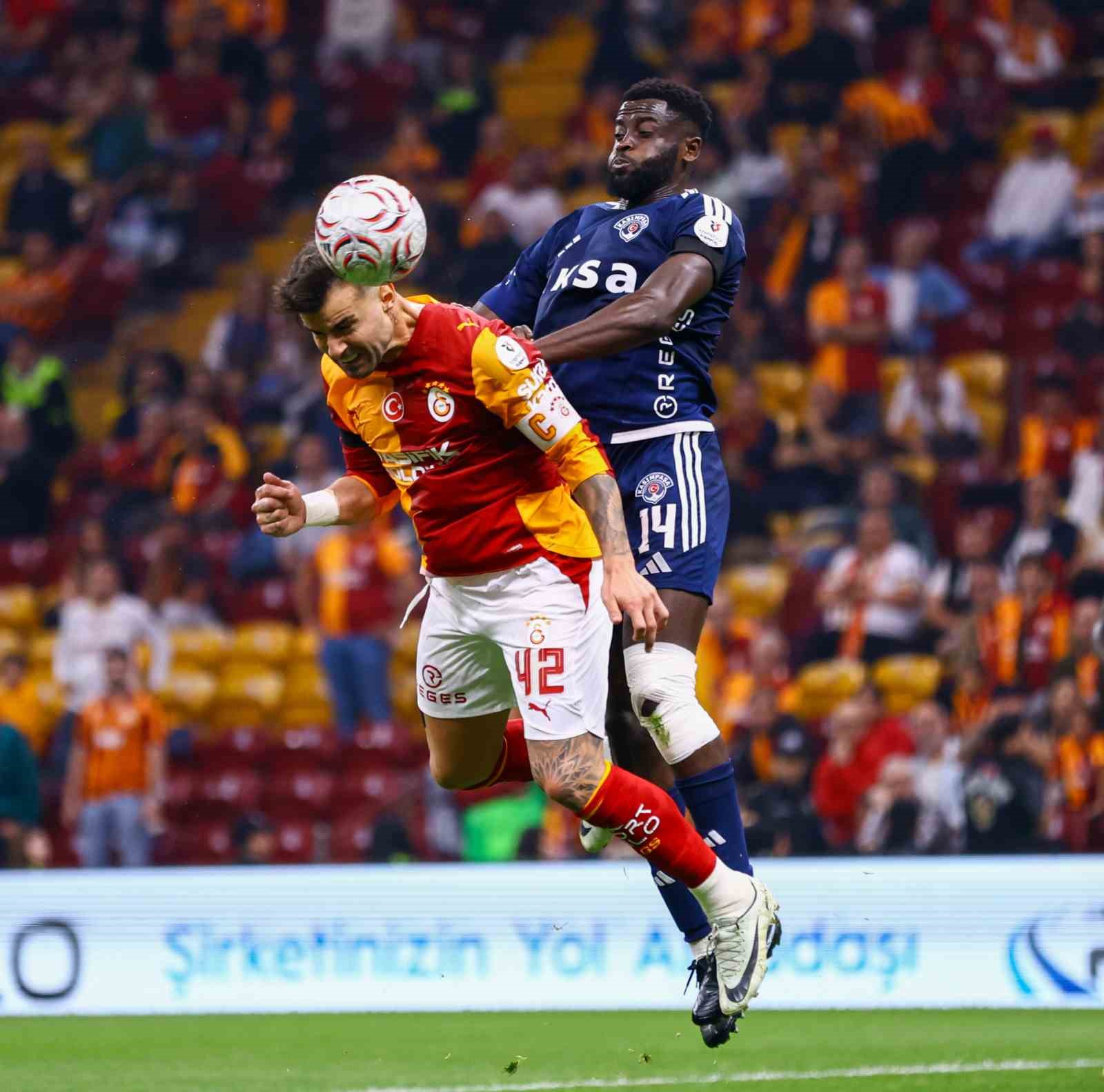Trendyol Süper Lig: Galatasaray: 1 - Kasımpaşa: 0 (İlk yarı)