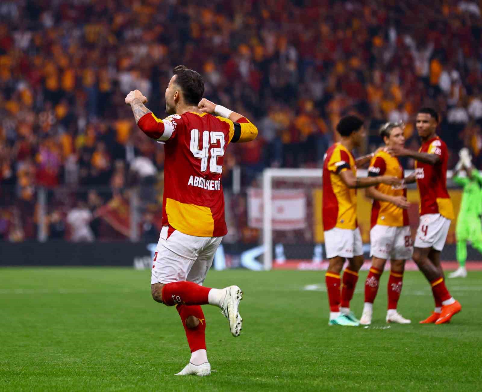Trendyol Süper Lig: Galatasaray: 1 - Kasımpaşa: 0 (İlk yarı)