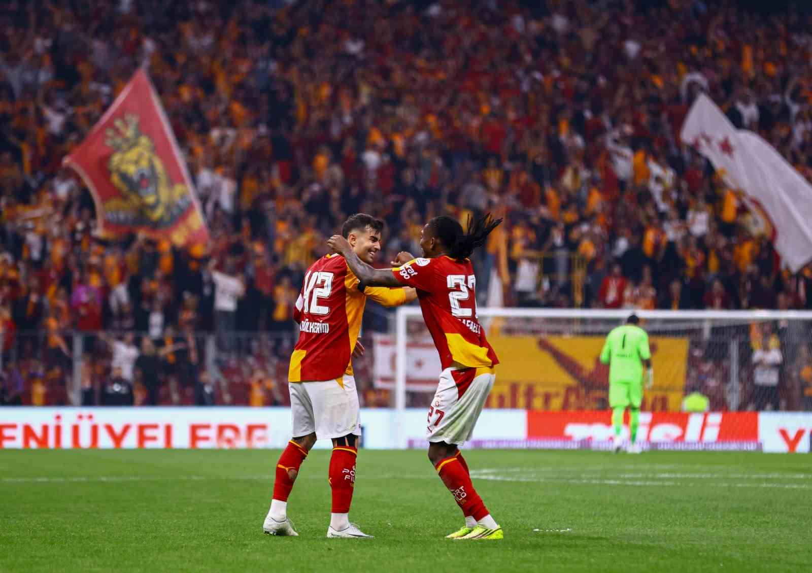 Trendyol Süper Lig: Galatasaray: 1 - Kasımpaşa: 0 (İlk yarı)