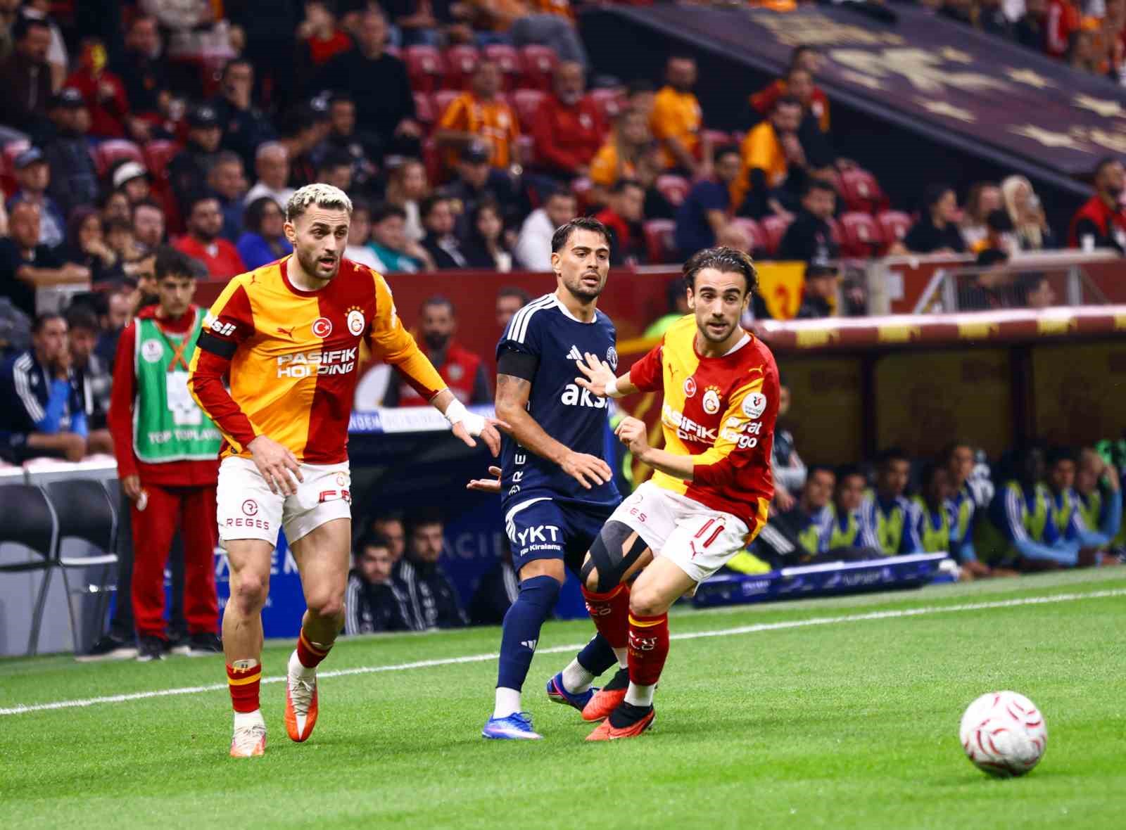 Trendyol Süper Lig: Galatasaray: 1 - Kasımpaşa: 0 (İlk yarı)