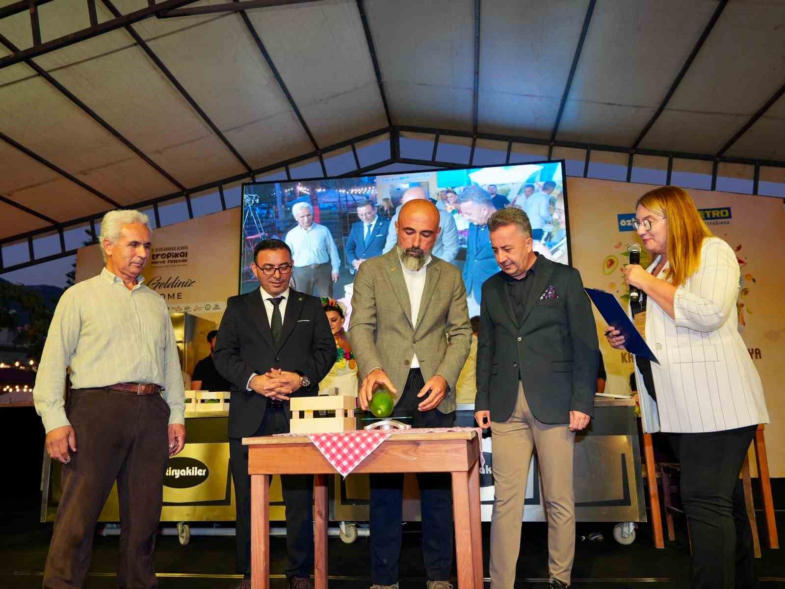 "En Ağır Alanya Avokadosu’ yarışmasında 679 gramla birinci oldu