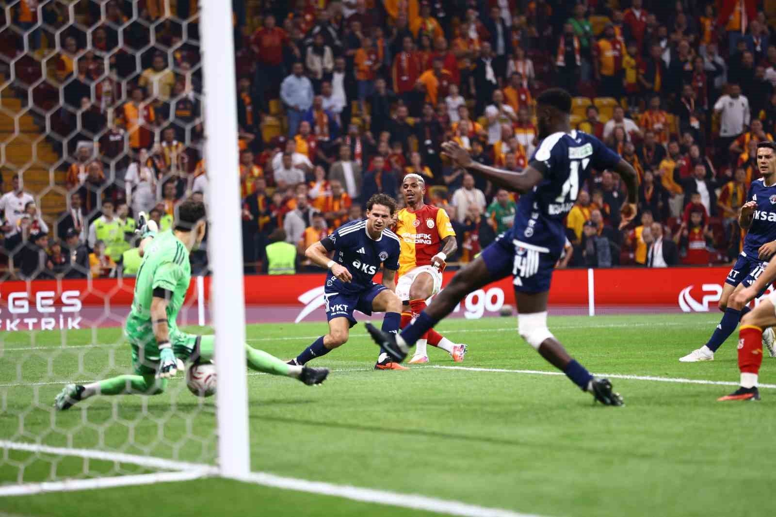 Trendyol Süper Lig: Galatasaray: 3 - Kasımpaşa: 1 (Maç sonucu)