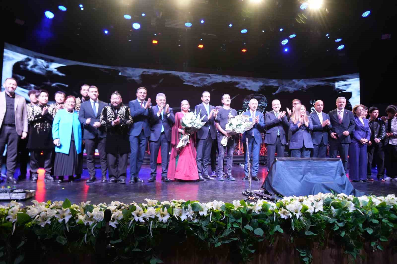 Türk dünyasının gençleri Kocaeli’de buluştu: Kıraç, Azerin ve Gülzade ile duygular kabardı