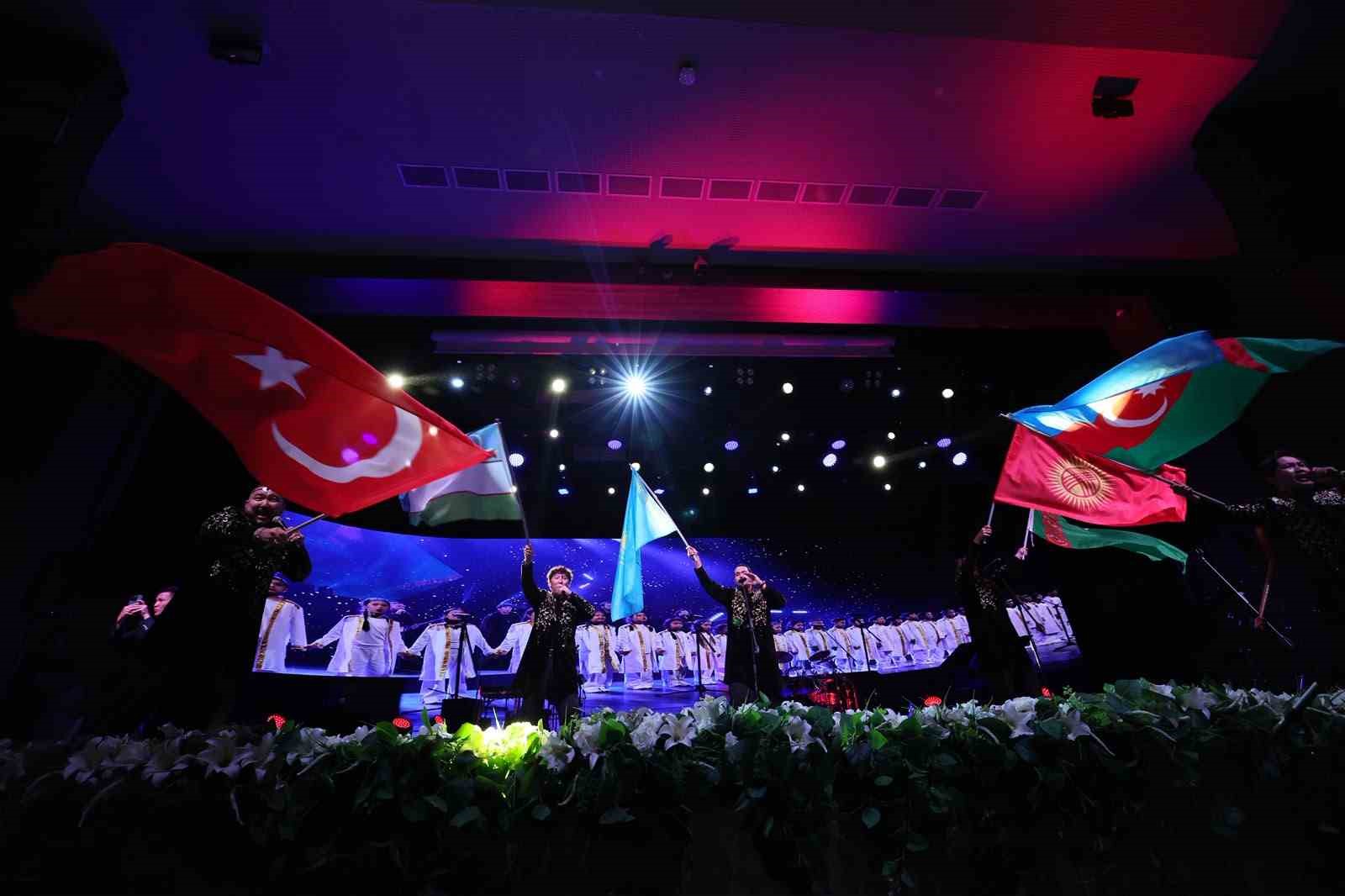 Türk dünyasının gençleri Kocaeli’de buluştu: Kıraç, Azerin ve Gülzade ile duygular kabardı