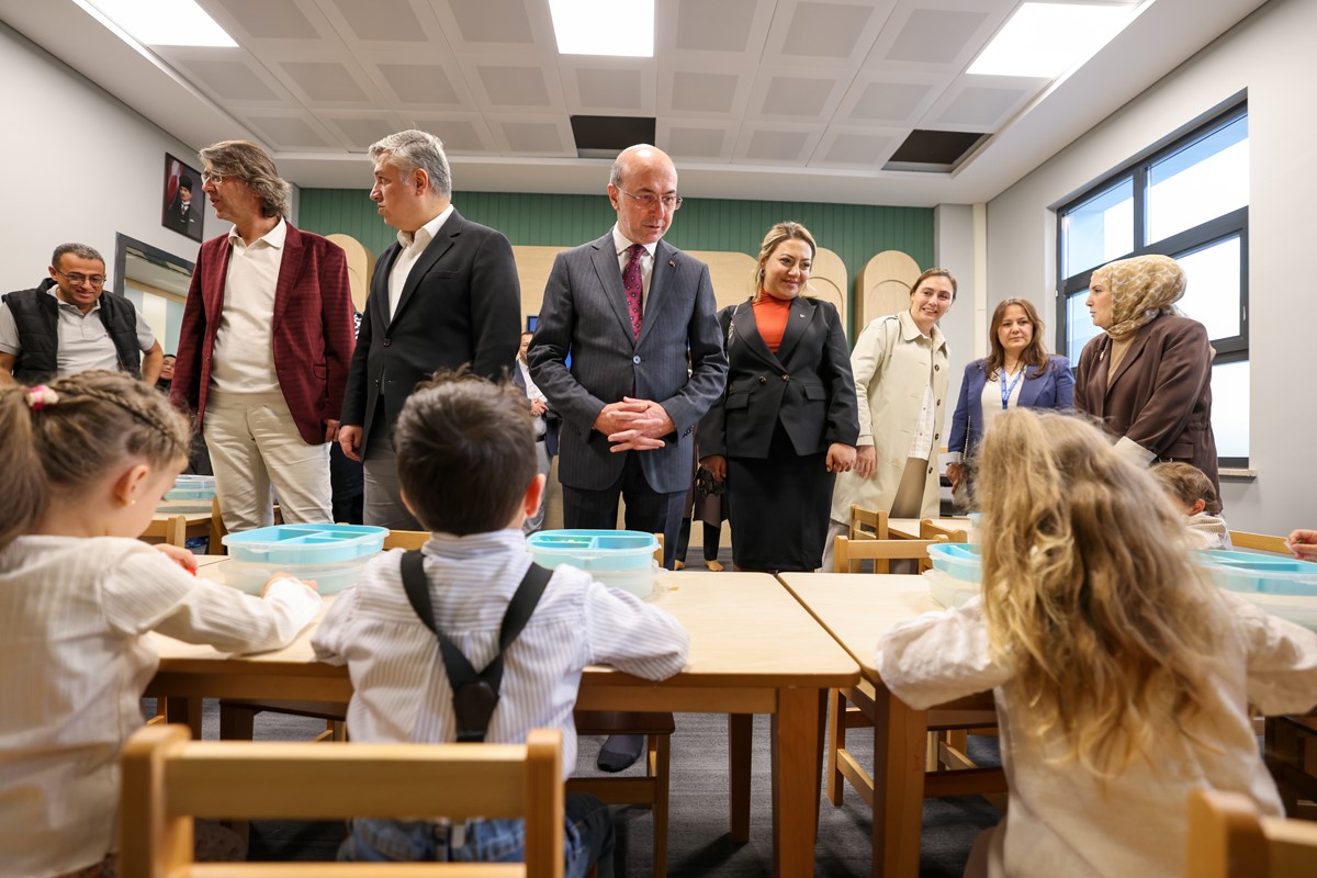 TBMM Başkanı Kurtulmuş: "Güçlü Türkiye hedefine yürümek için mutlaka toplumsal dayanışmamızı, toplumsal birliğimizi artırmak mecburiyetindeyiz"
