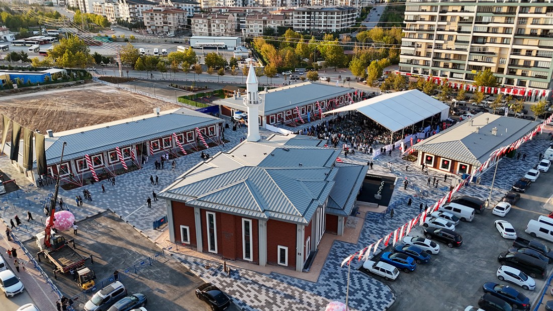 TBMM Başkanı Kurtulmuş: "Güçlü Türkiye hedefine yürümek için mutlaka toplumsal dayanışmamızı, toplumsal birliğimizi artırmak mecburiyetindeyiz"
