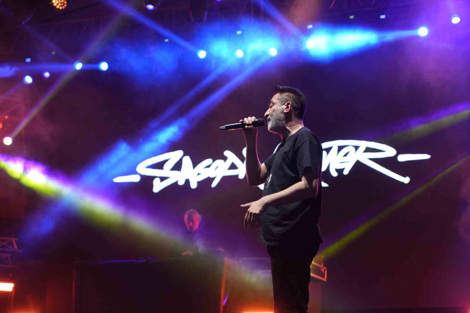 Rap müziğin sevilen ismi Sagopa Kajmer Niğde’de konser verdi