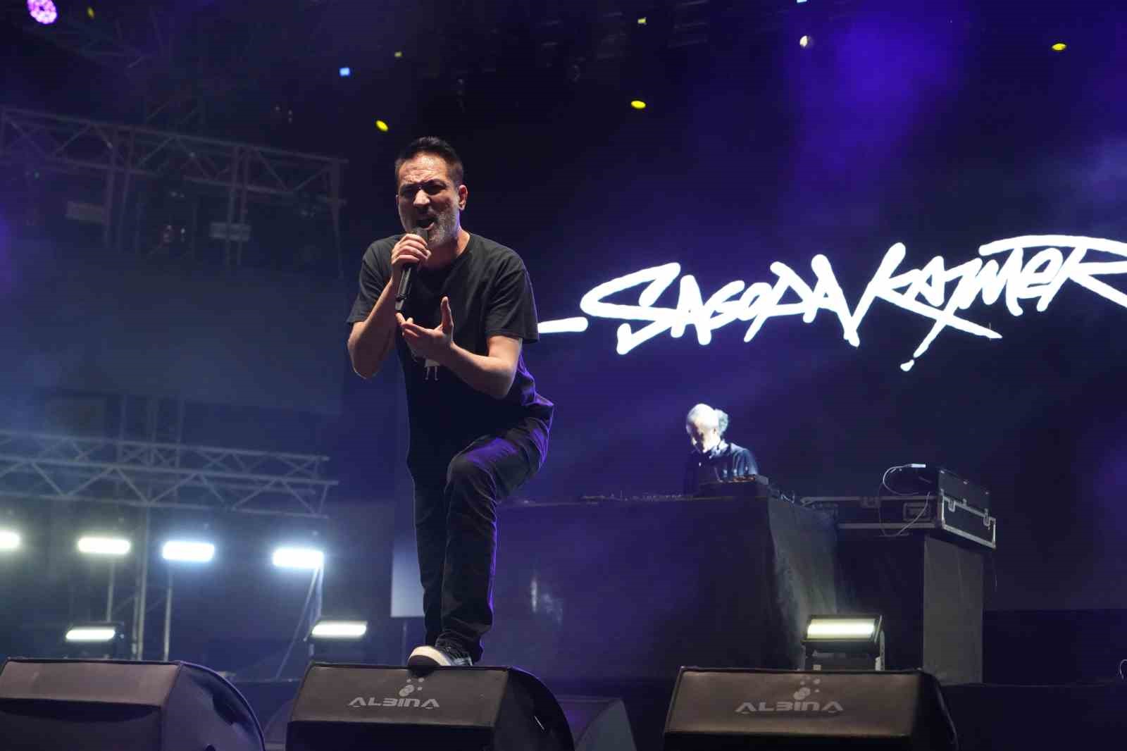 Rap müziğin sevilen ismi Sagopa Kajmer Niğde’de konser verdi