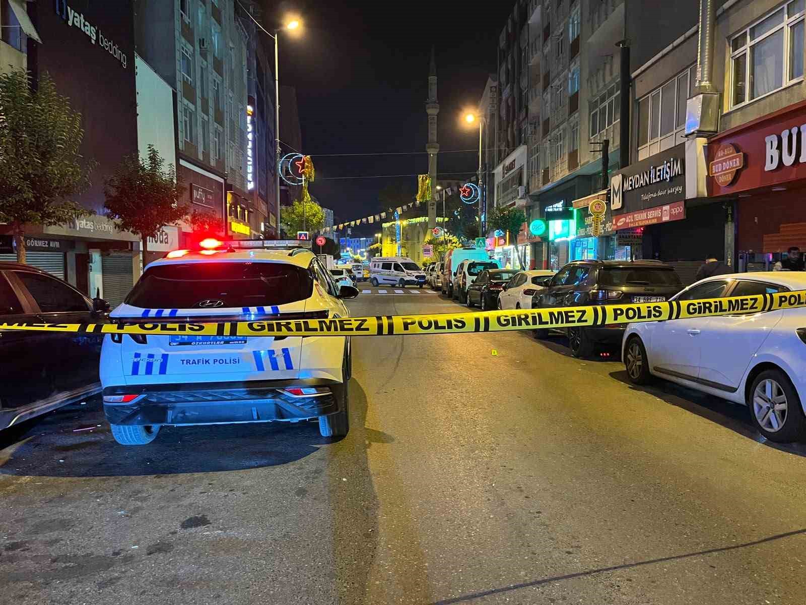 Esenler’de cadde ortasında silahlı kavga: 2 yaralı