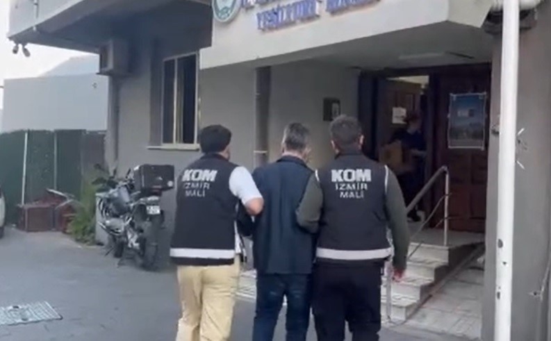 Bayraklı Belediyesi operasyonunda karar: Eski Başkan Sandal ve oğlu dahil 15 kişi tutuklandı