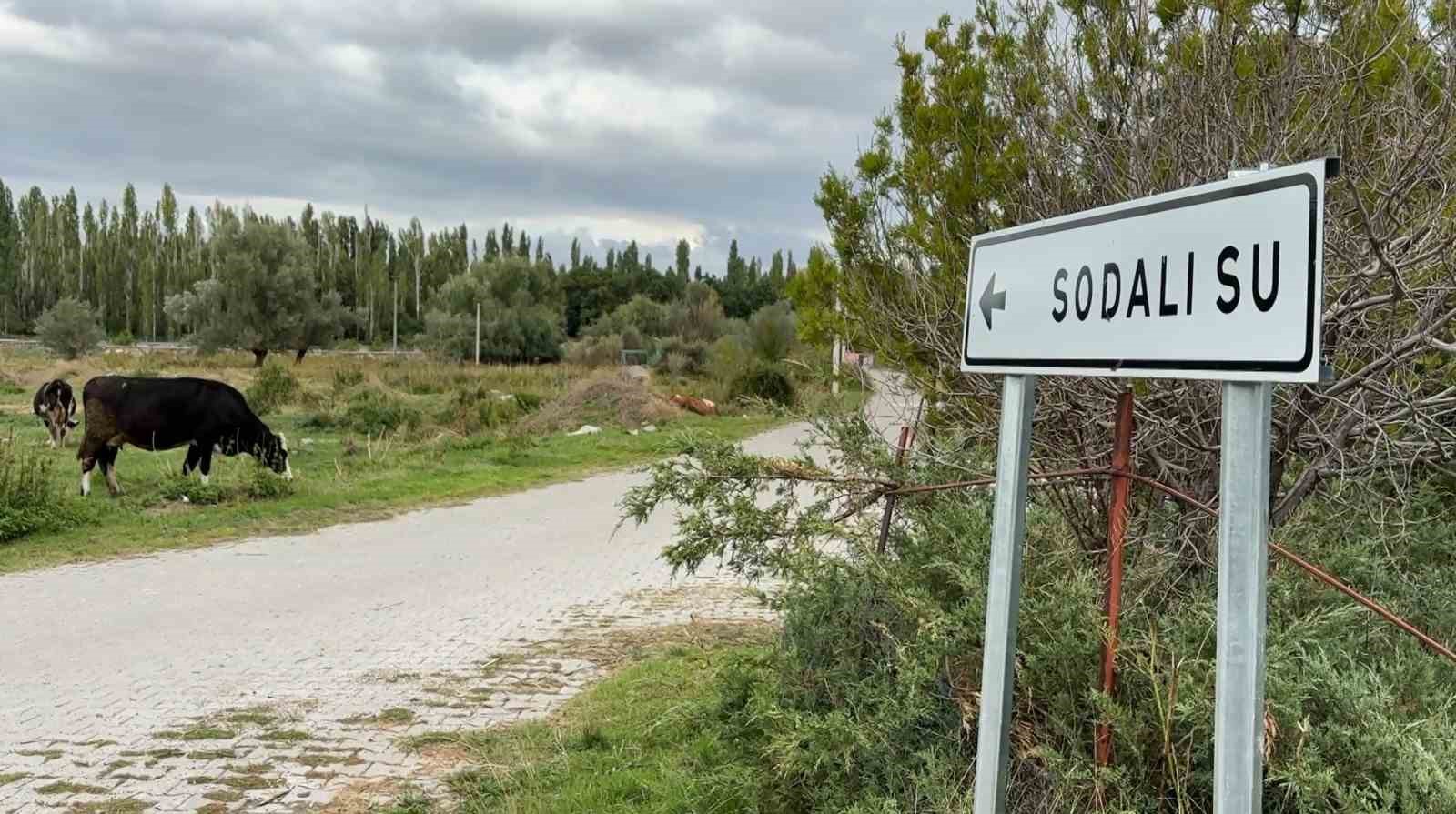 Aksaray’da yeraltından gazlı su çıkıyor