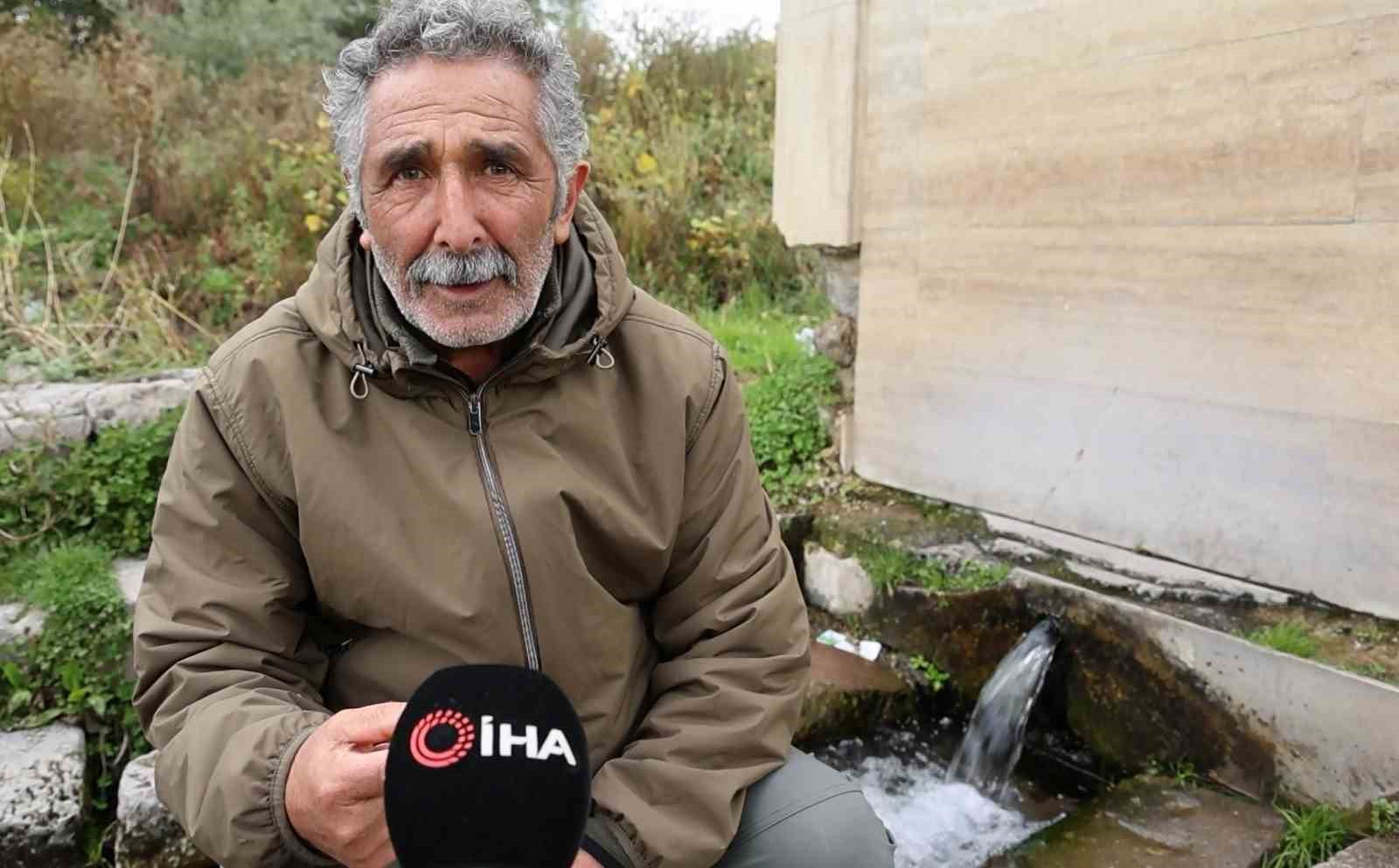 Aksaray’da yeraltından gazlı su çıkıyor