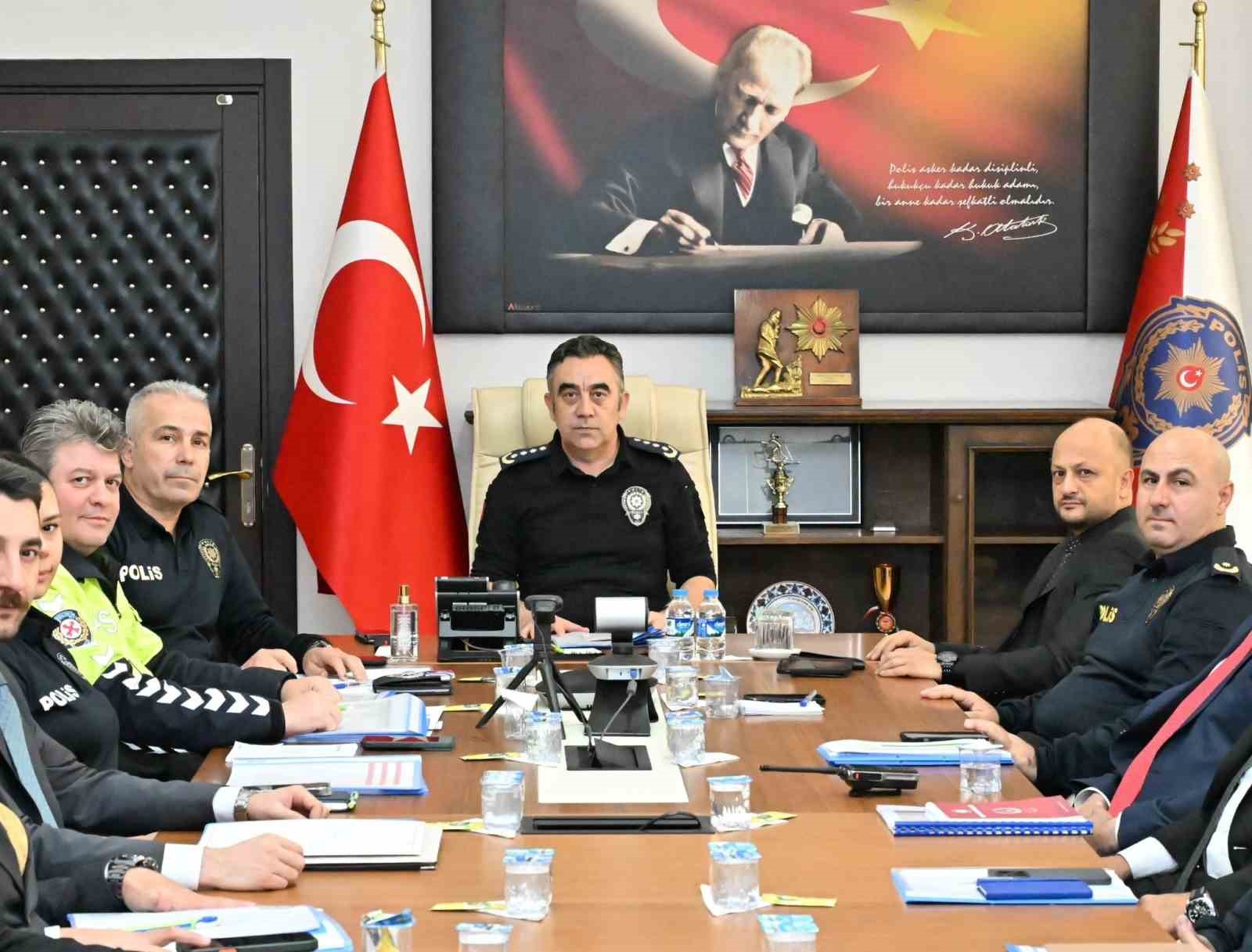 Kars’ta eğitim-öğretim yılı güvenlik toplantısı