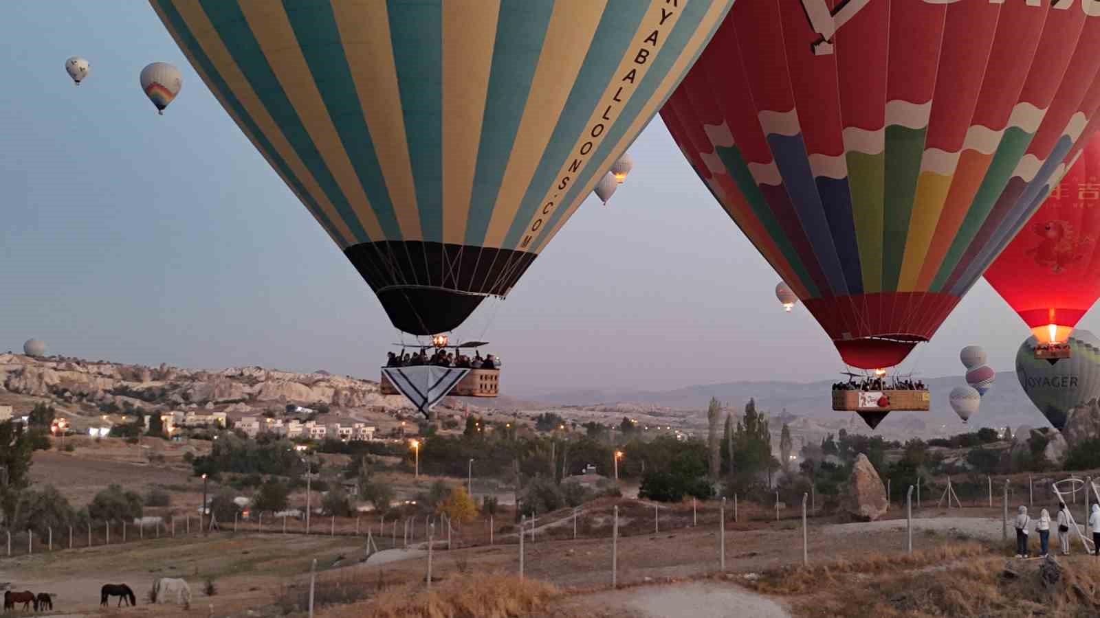 Kapadokya’da sıcak hava balonları Gazze için havalandı