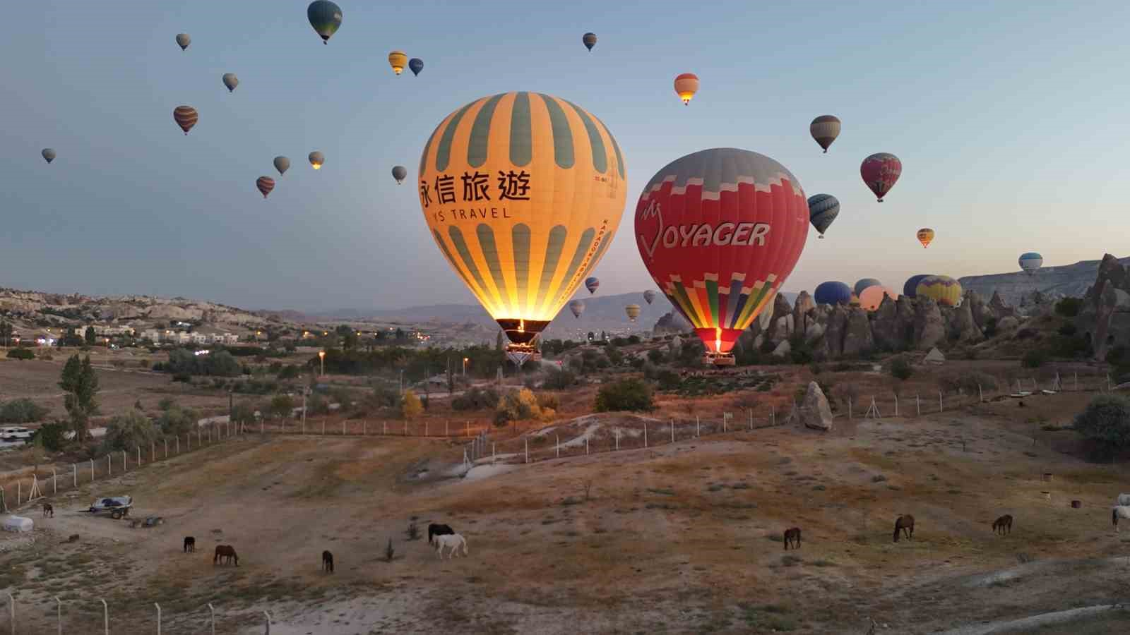 Kapadokya’da sıcak hava balonları Gazze için havalandı