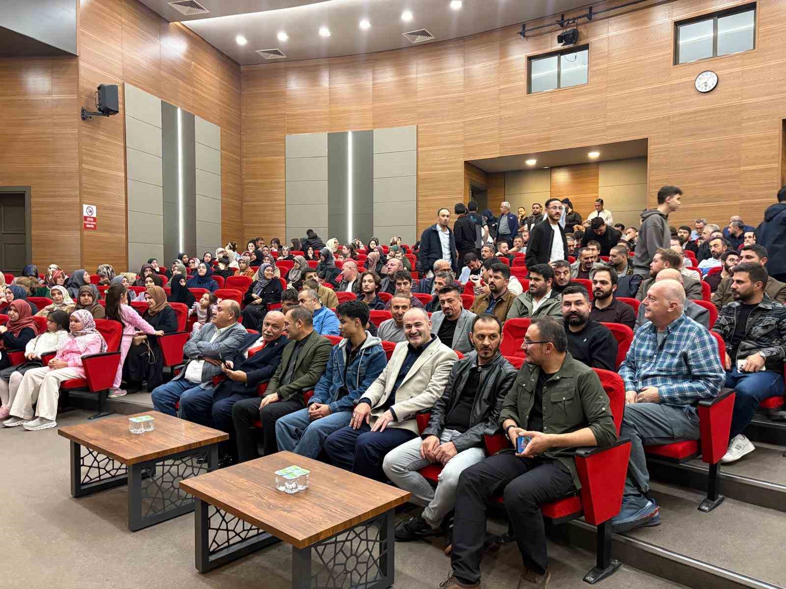 Kayseri’de ‘İnsan ne için yaşar?’ semineri düzenlendi