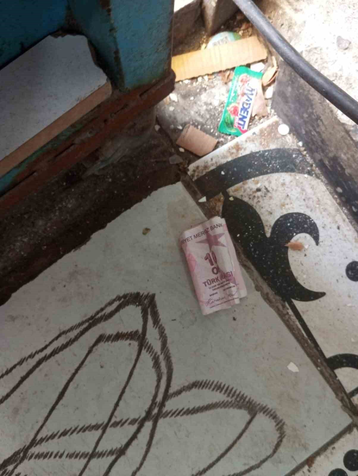 İki öğrencinin örnek davranışını kamera böyle görüntüledi