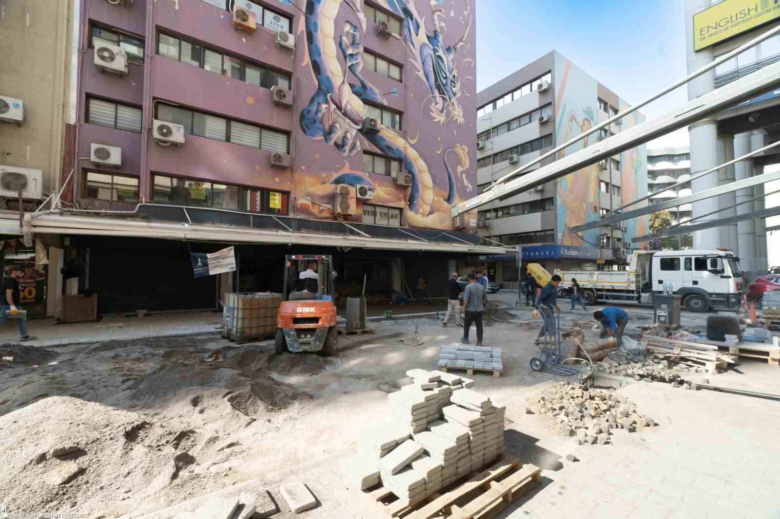 Kıbrıs Şehitleri Caddesi’nin zemini yenileniyor